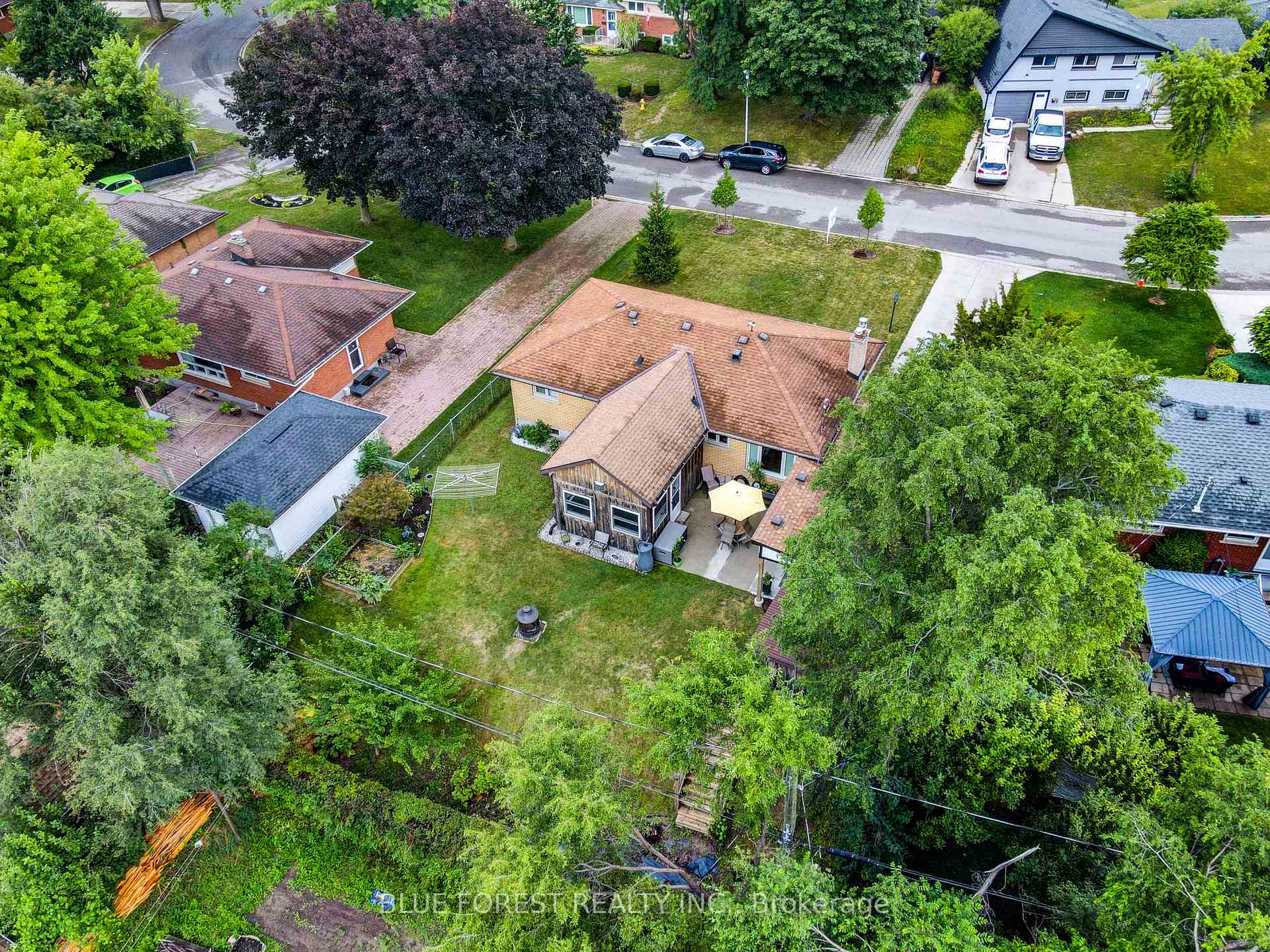 Photo 50 of 926 Eagle Crescent, London, South J — HOMEH