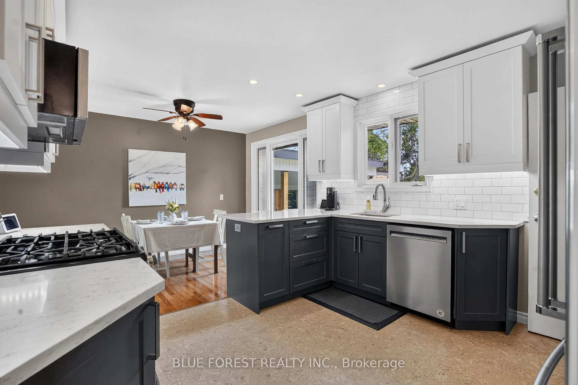 Photo 15 of 926 Eagle Crescent, London, South J — HOMEH