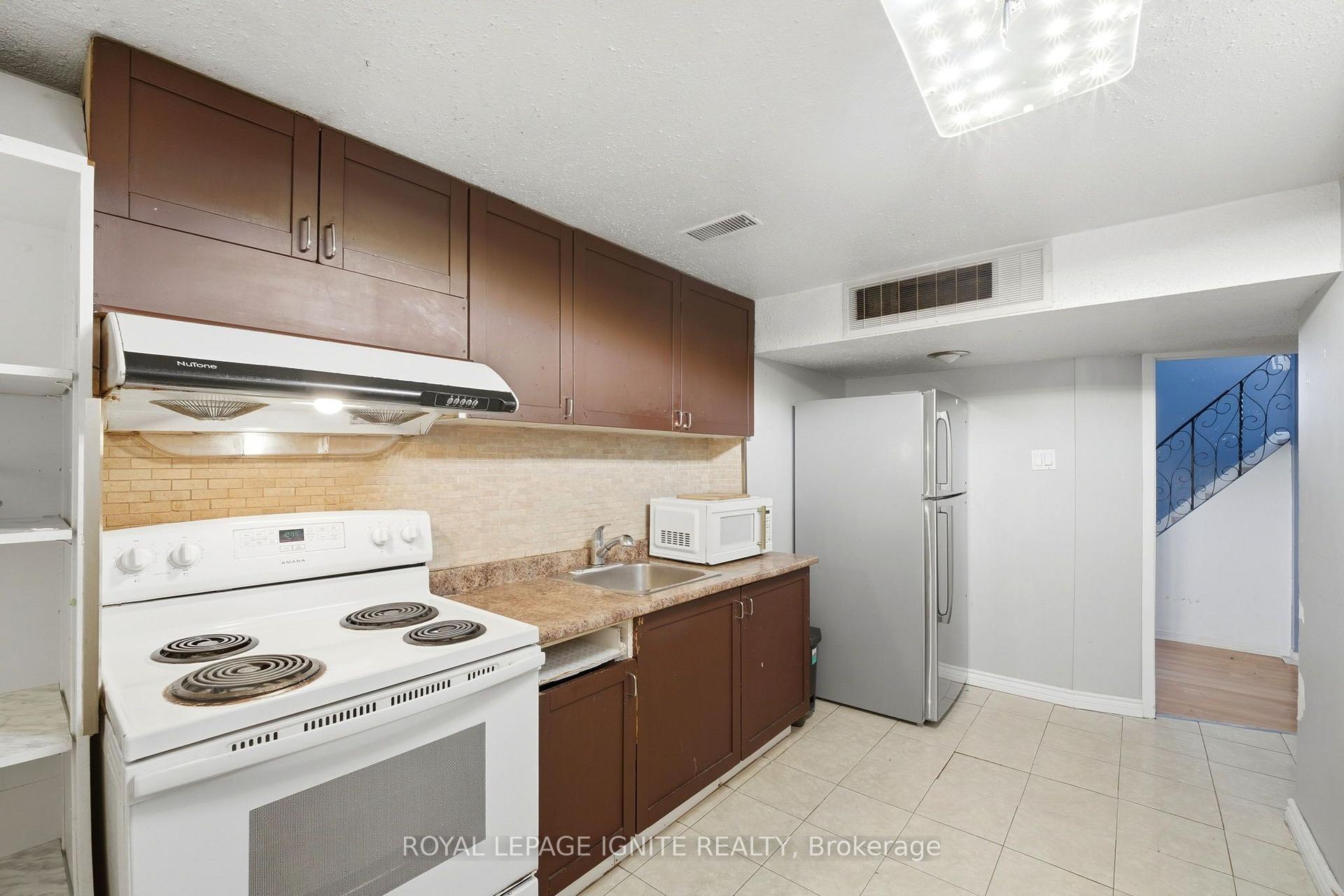 Photo 9 of Unit Bsmt, 18 Gloaming Drive, Scarborough, West Hill — HOMEH