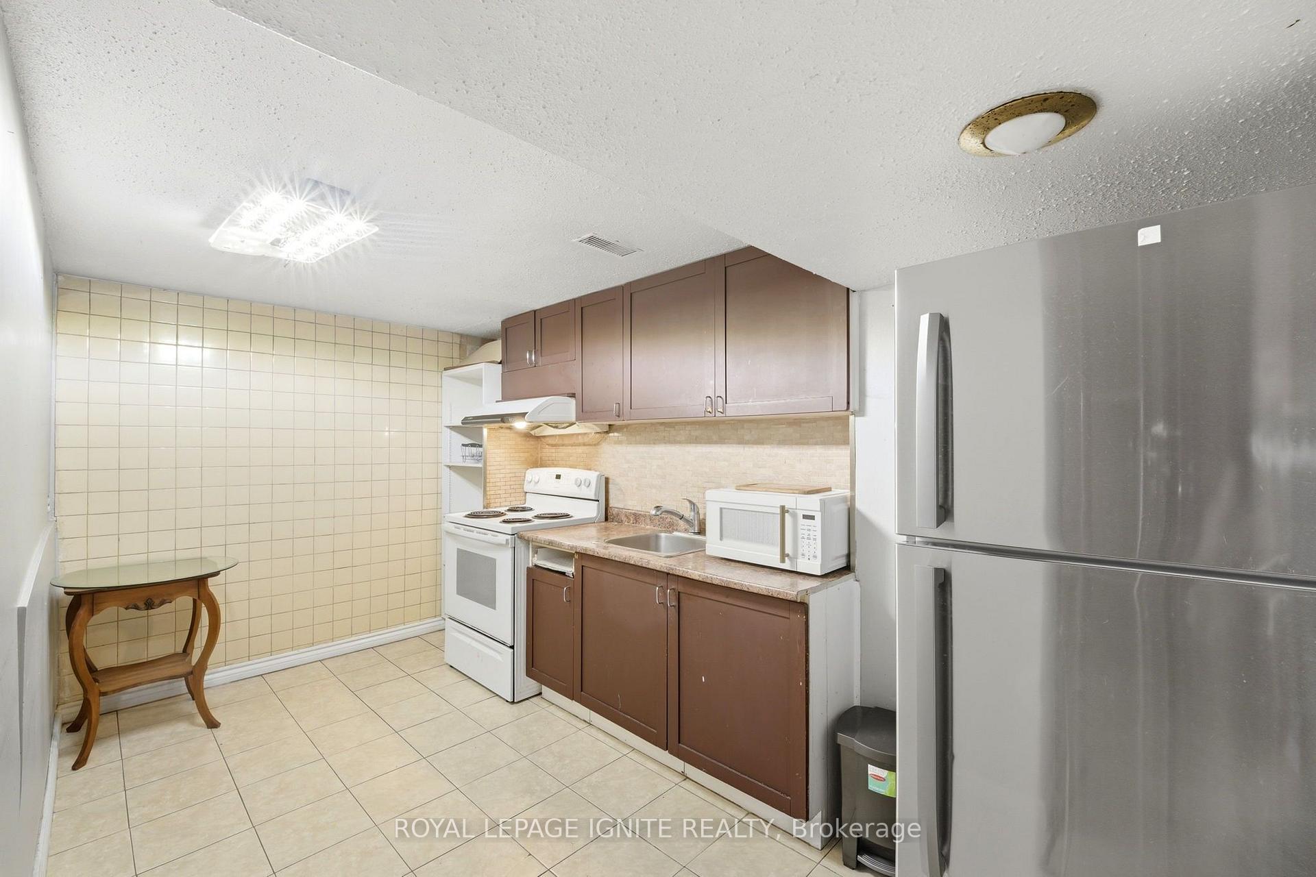 Photo 10 of Unit Bsmt, 18 Gloaming Drive, Scarborough, West Hill — HOMEH