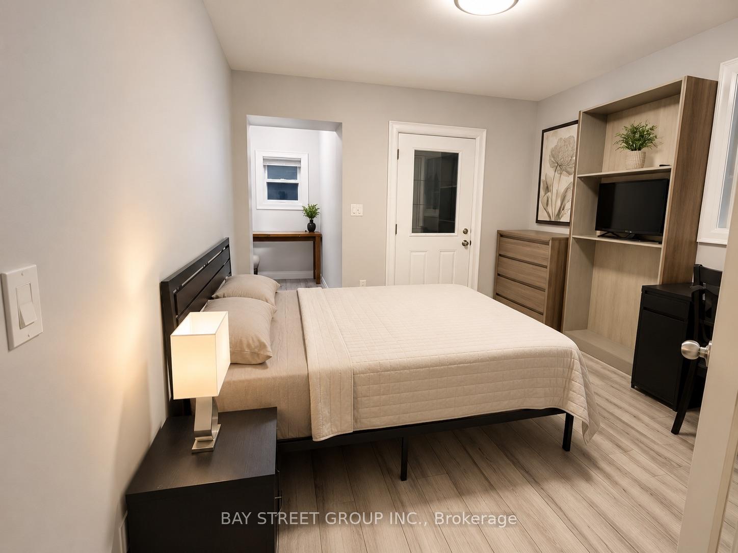 Photo 2 of Unit Main and Lower, 33 Dalton Road, Toronto, The Annex — HOMEH