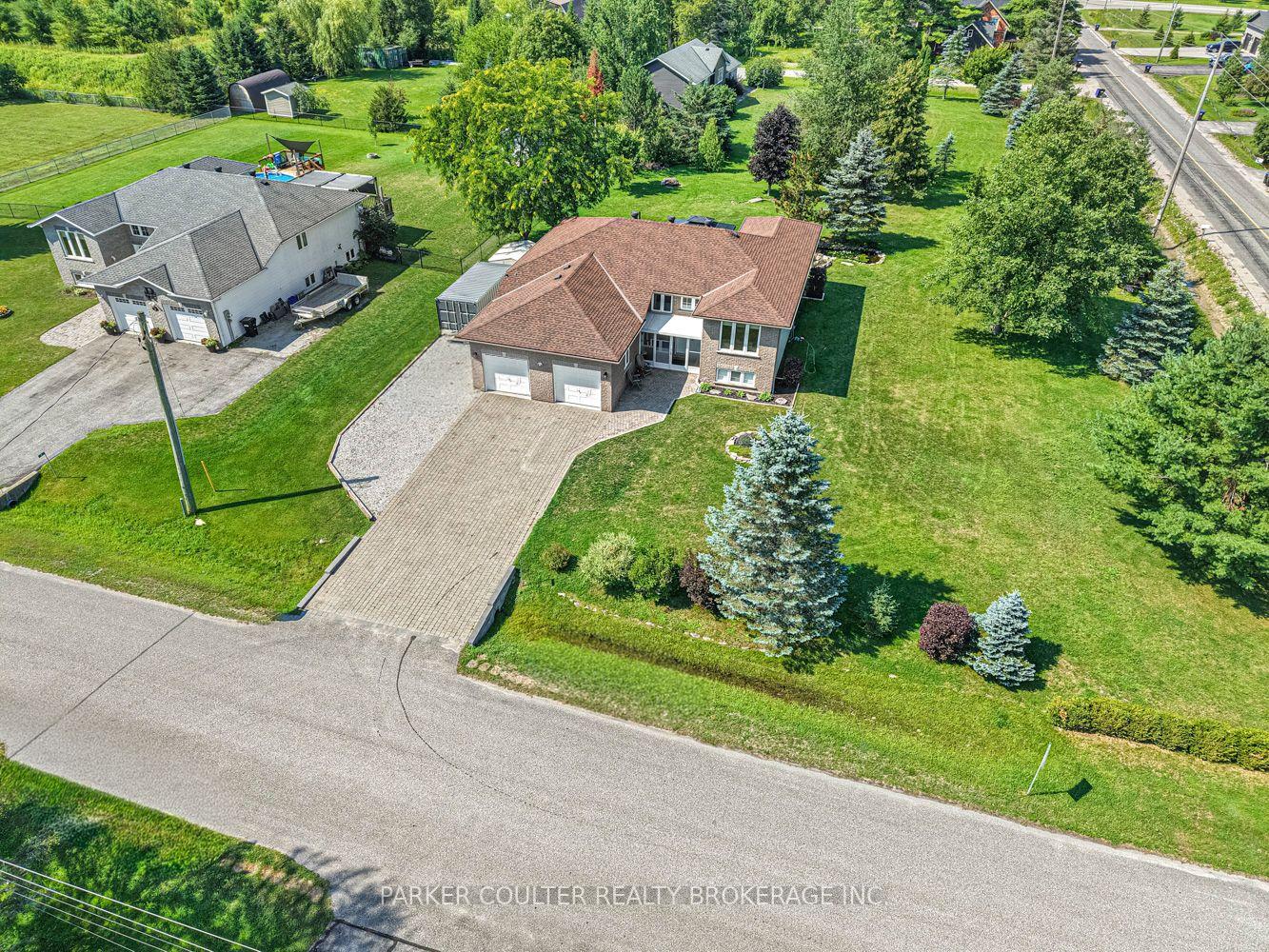 Photo 3 of 2 Marni Lane, Springwater, Rural Springwater — HOMEH