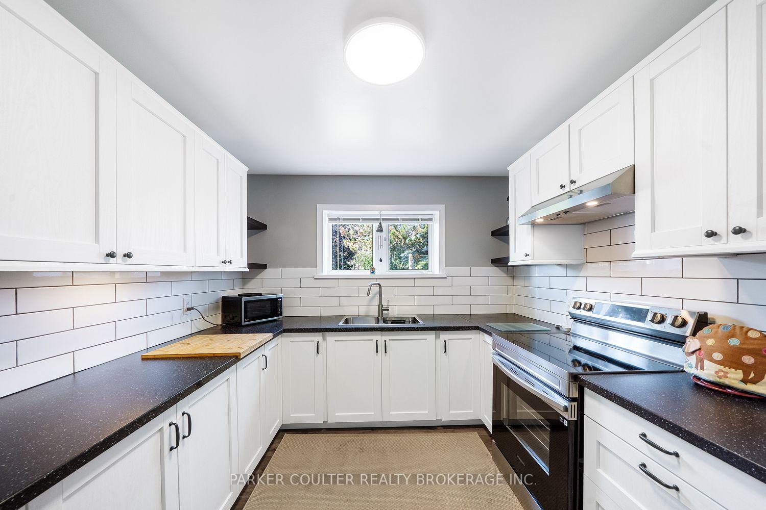 Photo 23 of 2 Marni Lane, Springwater, Rural Springwater — HOMEH
