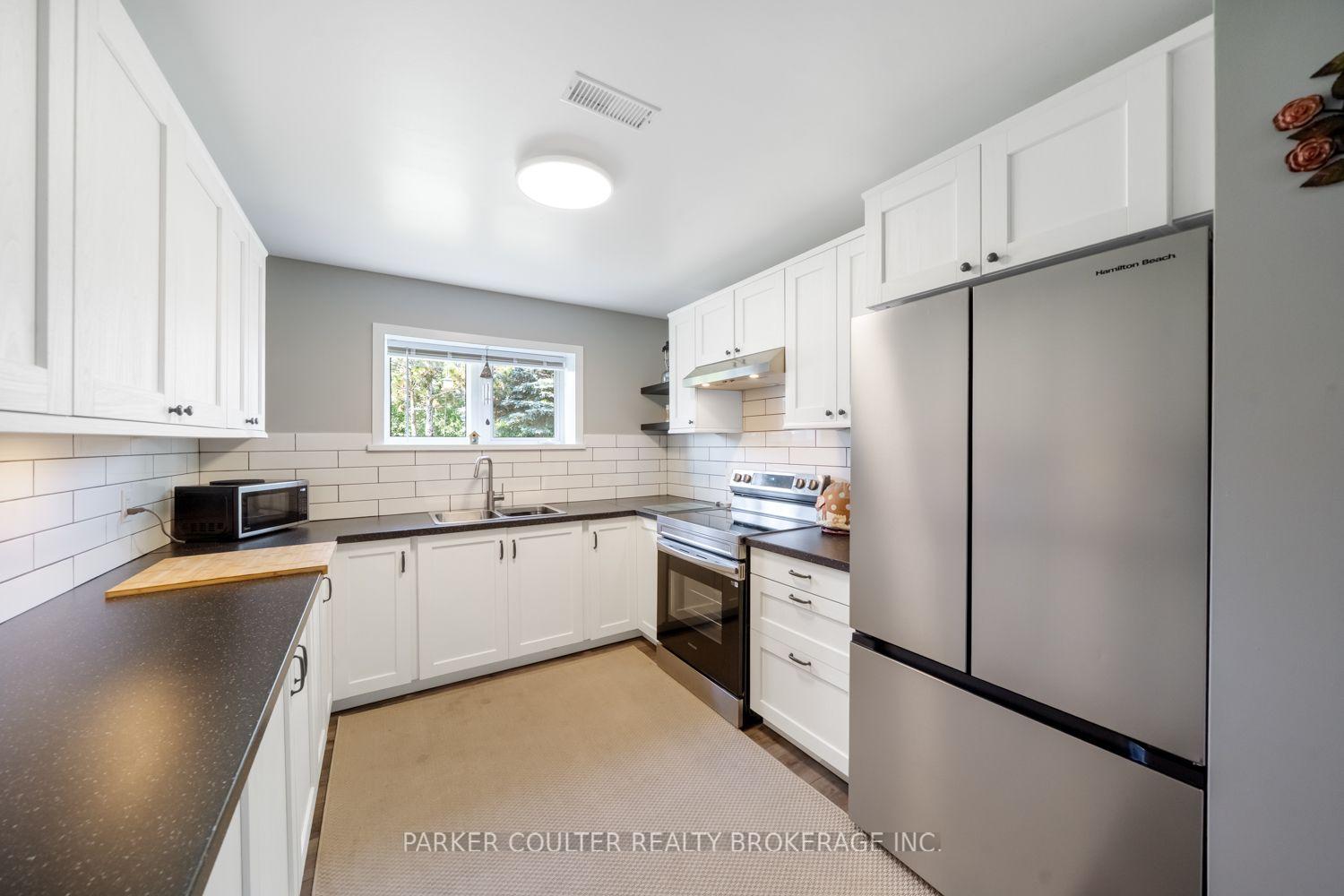 Photo 24 of 2 Marni Lane, Springwater, Rural Springwater — HOMEH