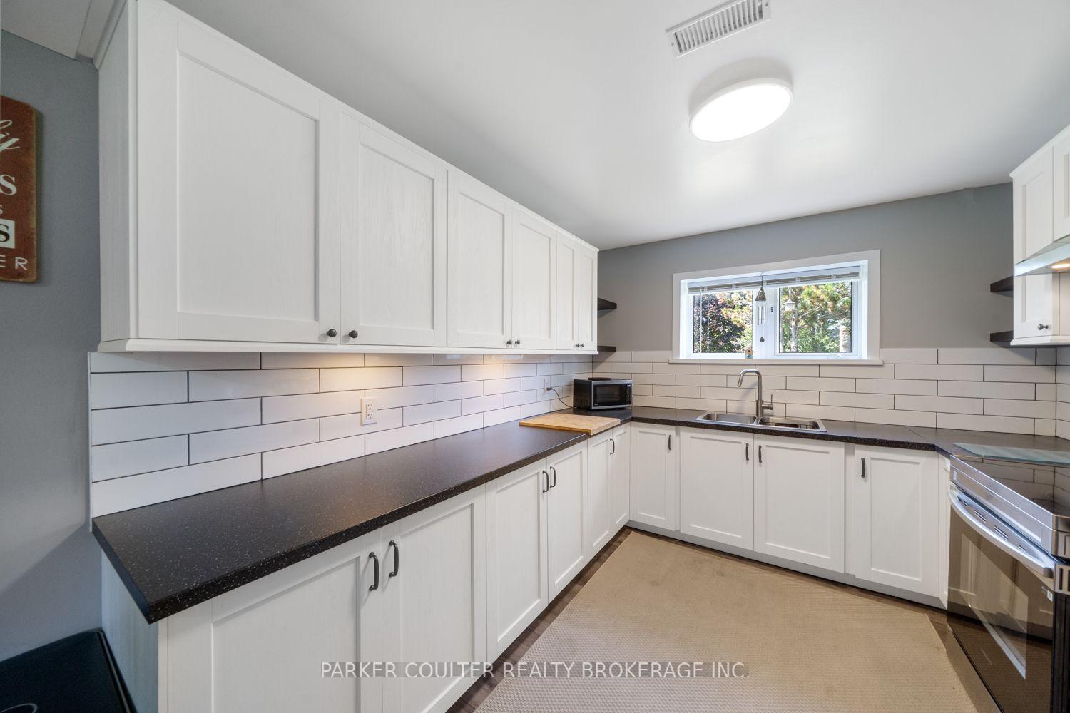 Photo 25 of 2 Marni Lane, Springwater, Rural Springwater — HOMEH