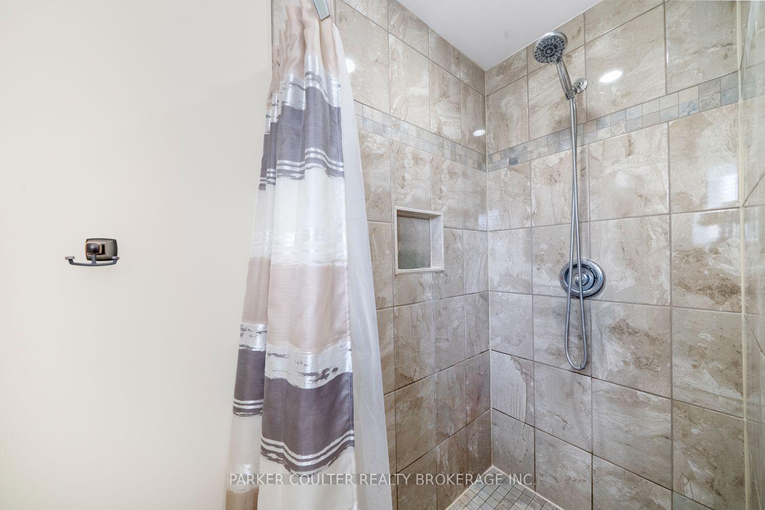 Photo 41 of 2 Marni Lane, Springwater, Rural Springwater — HOMEH