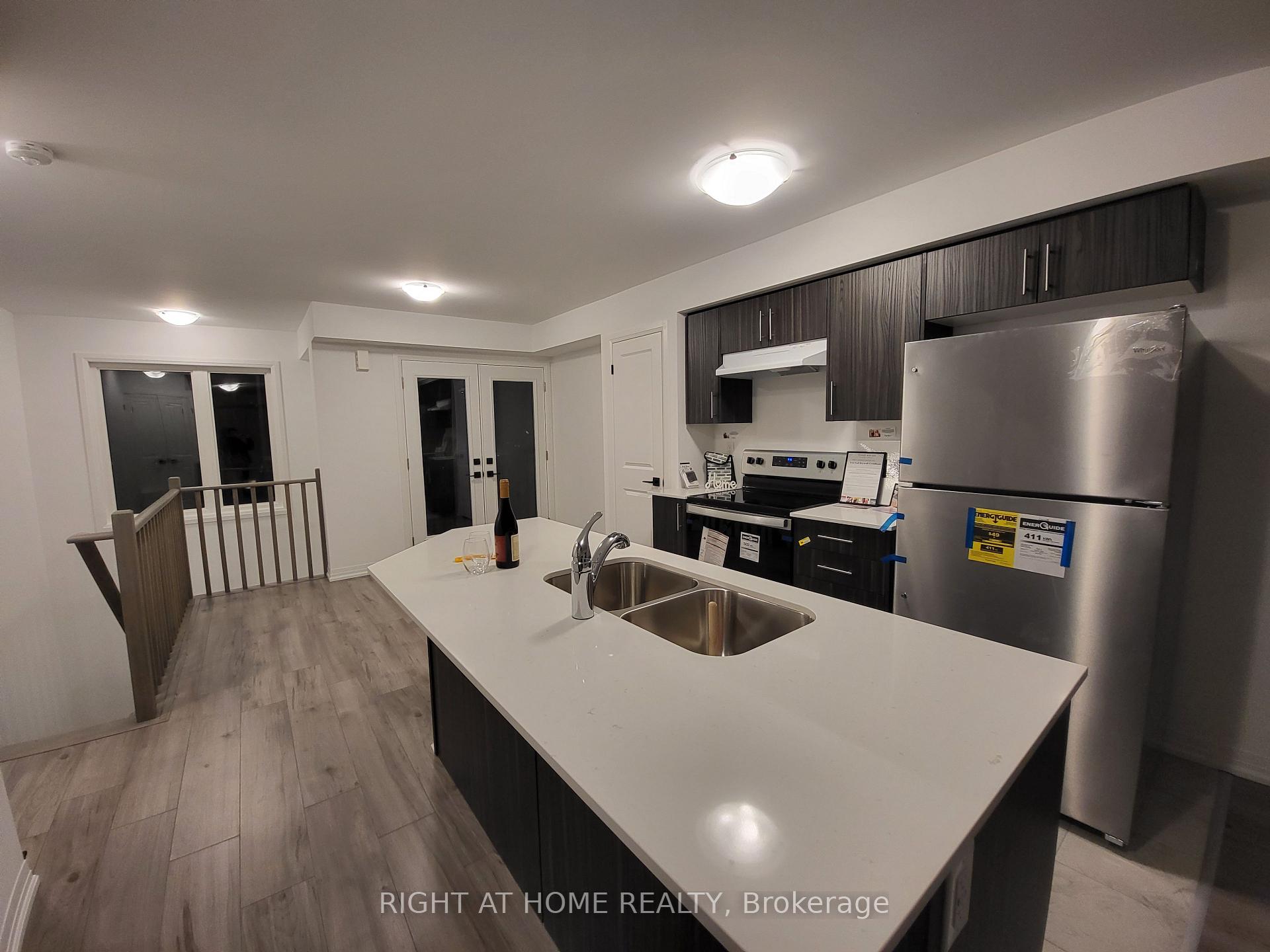 Photo 3 of 23 Fairlane Avenue, Barrie, Painswick South — HOMEH