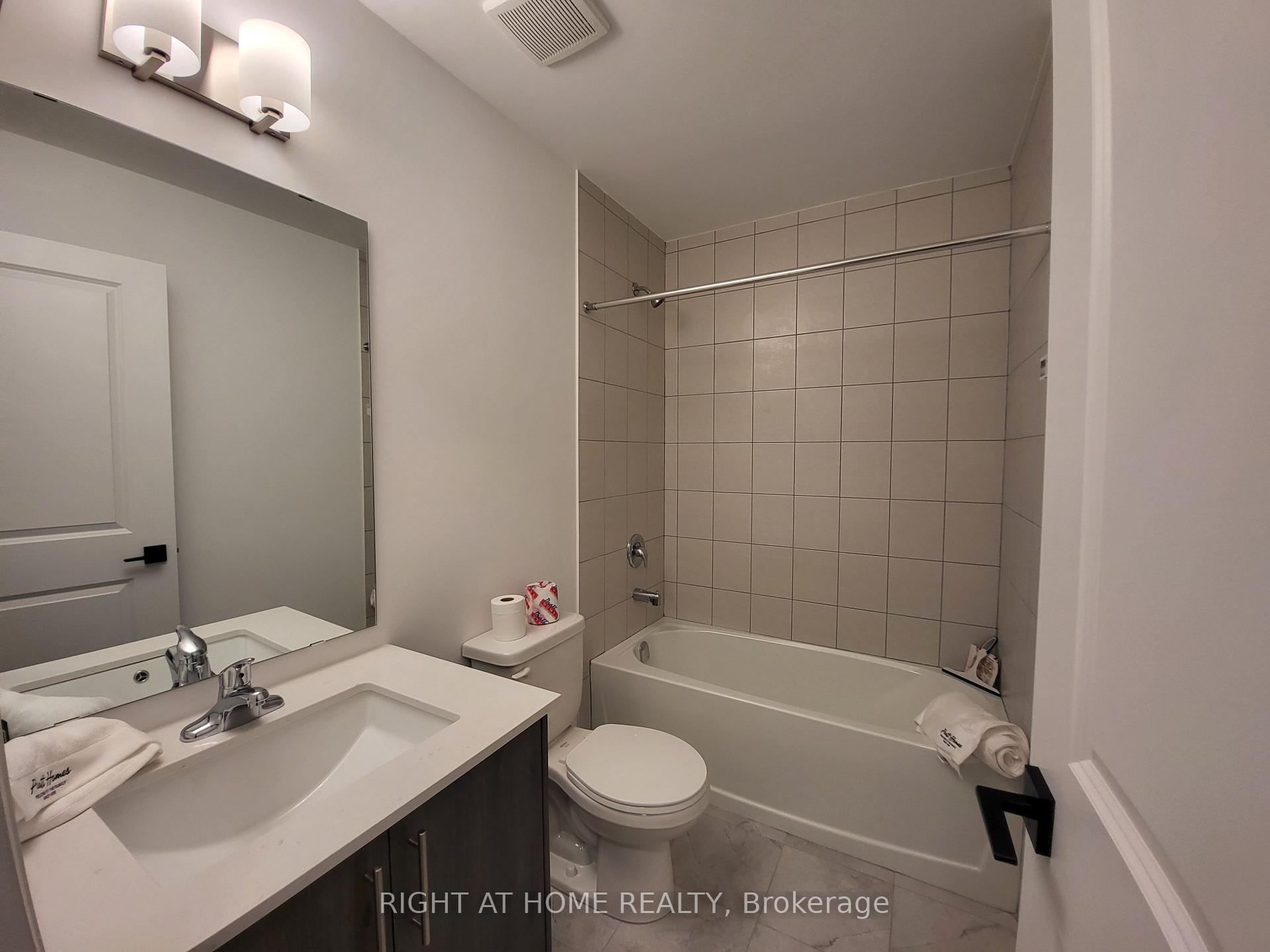 Photo 9 of 23 Fairlane Avenue, Barrie, Painswick South — HOMEH