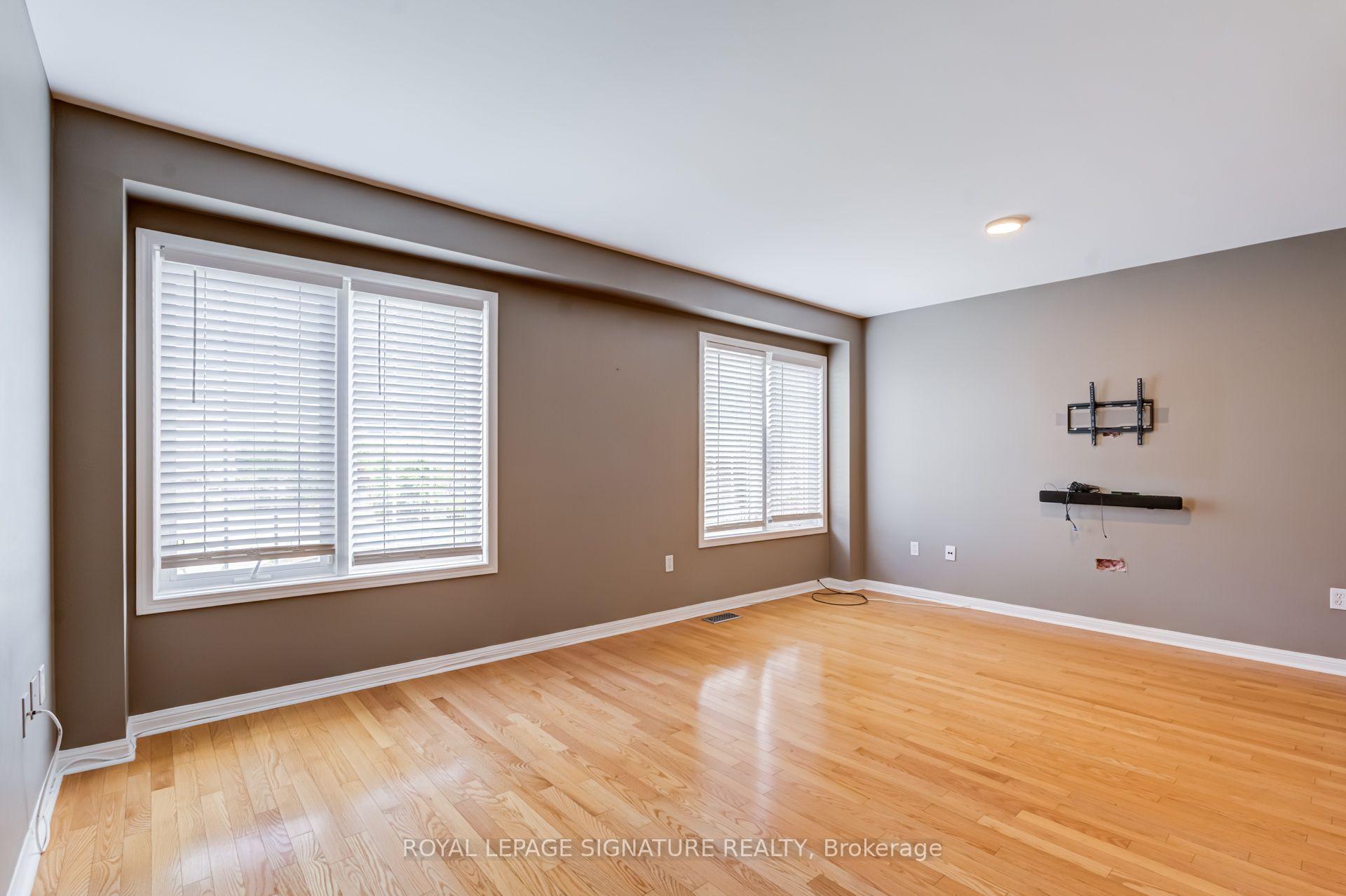 Photo 9 of 250 Richvale Drive S, Brampton, Heart Lake East — HOMEH