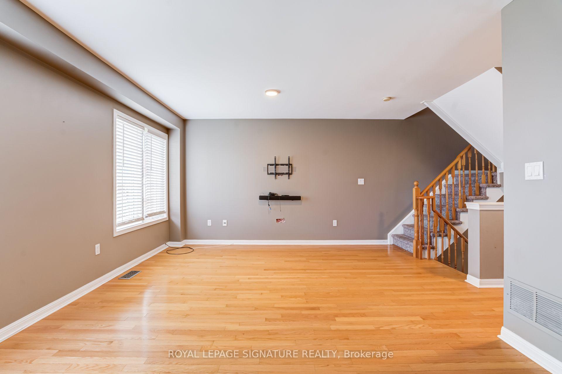 Photo 10 of 250 Richvale Drive S, Brampton, Heart Lake East — HOMEH