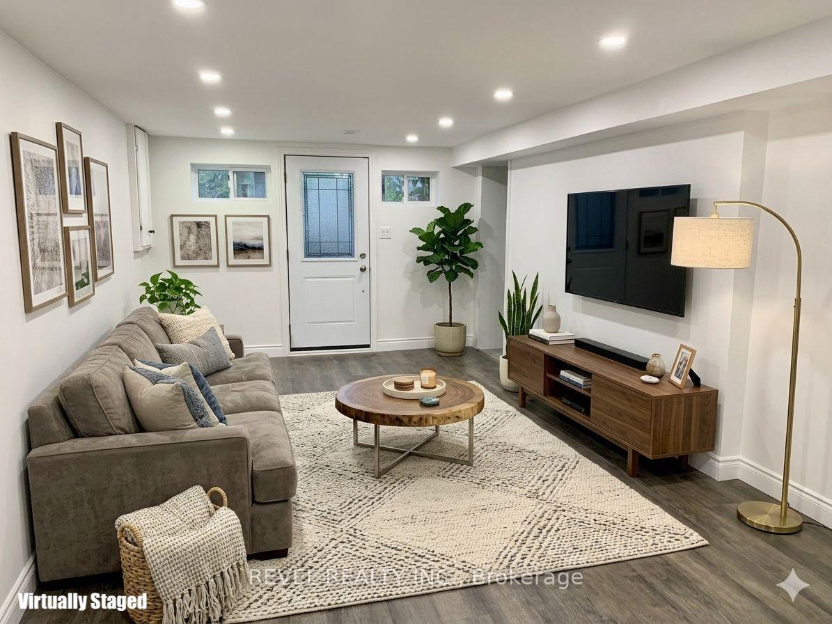 Photo 2 of Unit Lower, 636 Scarlett Road S, Etobicoke, Humber Heights — HOMEH