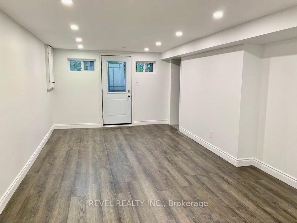 Photo 3 of Unit Lower, 636 Scarlett Road S, Etobicoke, Humber Heights — HOMEH