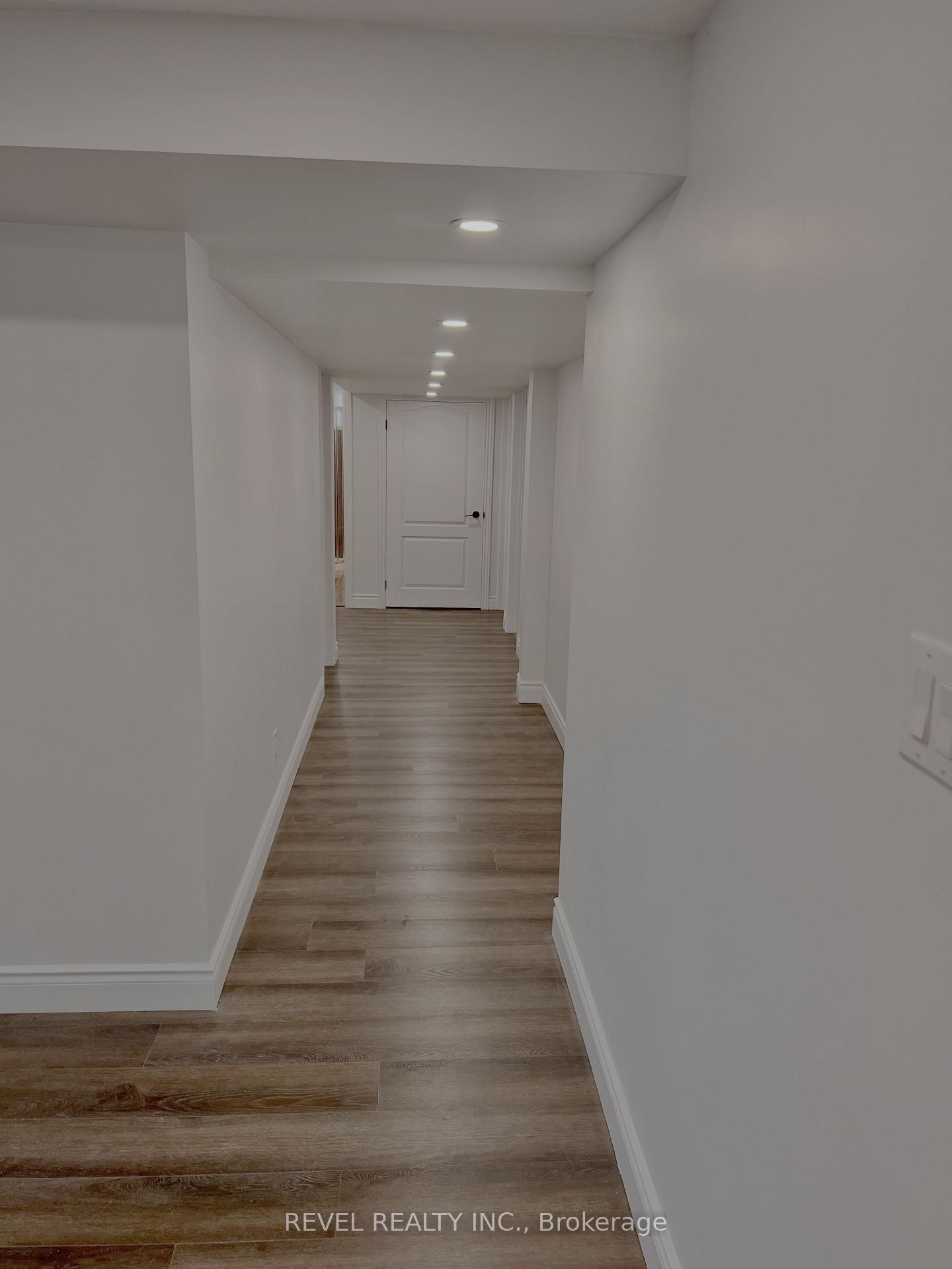Photo 5 of Unit Lower, 636 Scarlett Road S, Etobicoke, Humber Heights — HOMEH