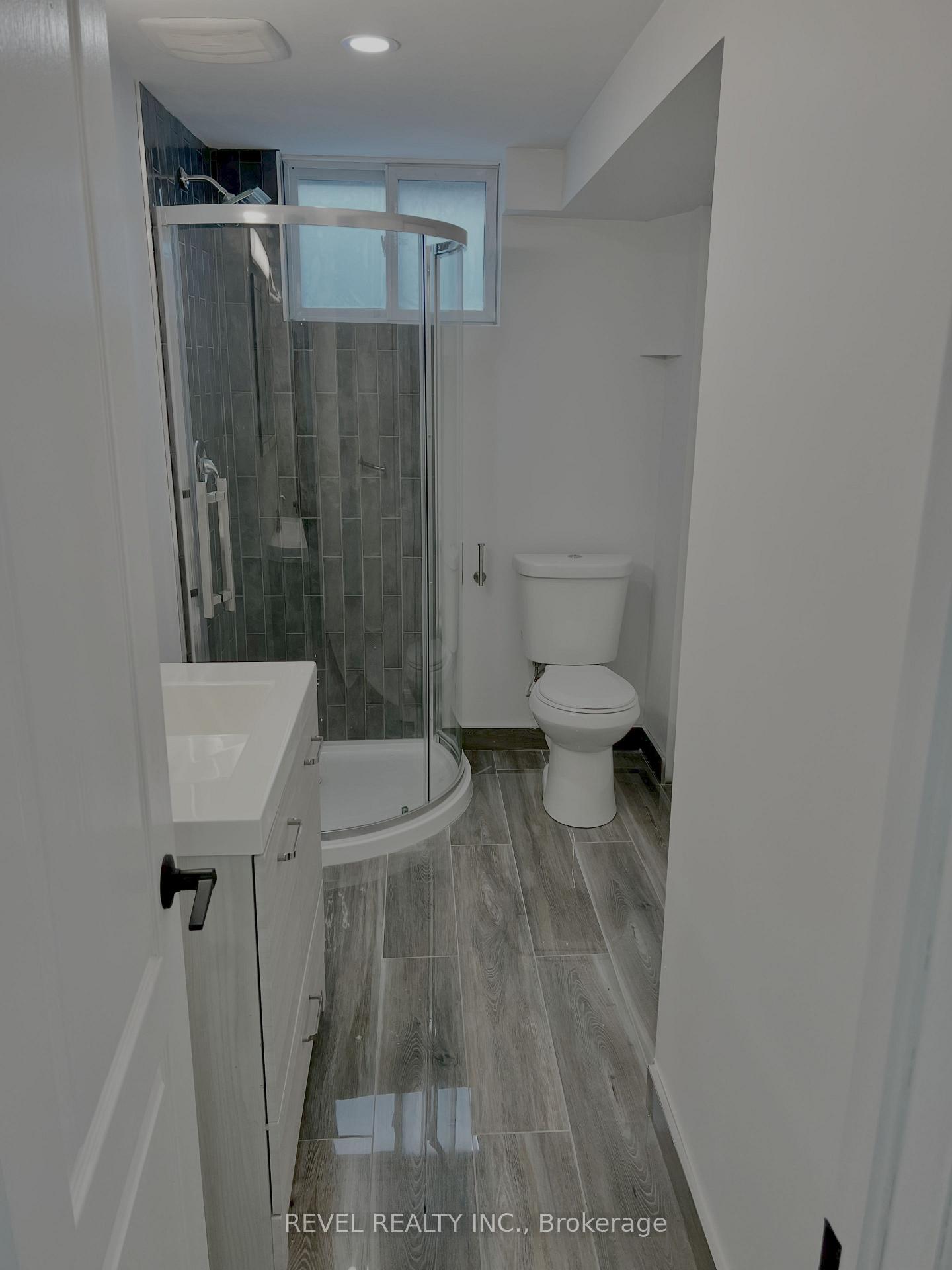 Photo 18 of Unit Lower, 636 Scarlett Road S, Etobicoke, Humber Heights — HOMEH