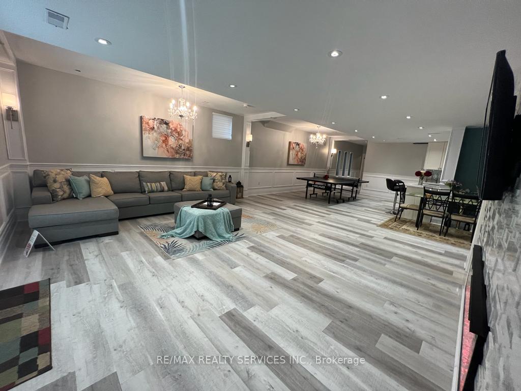 Photo 2 of Unit Bsmt, 20 Malaspina Close, Brampton, Bram West — HOMEH