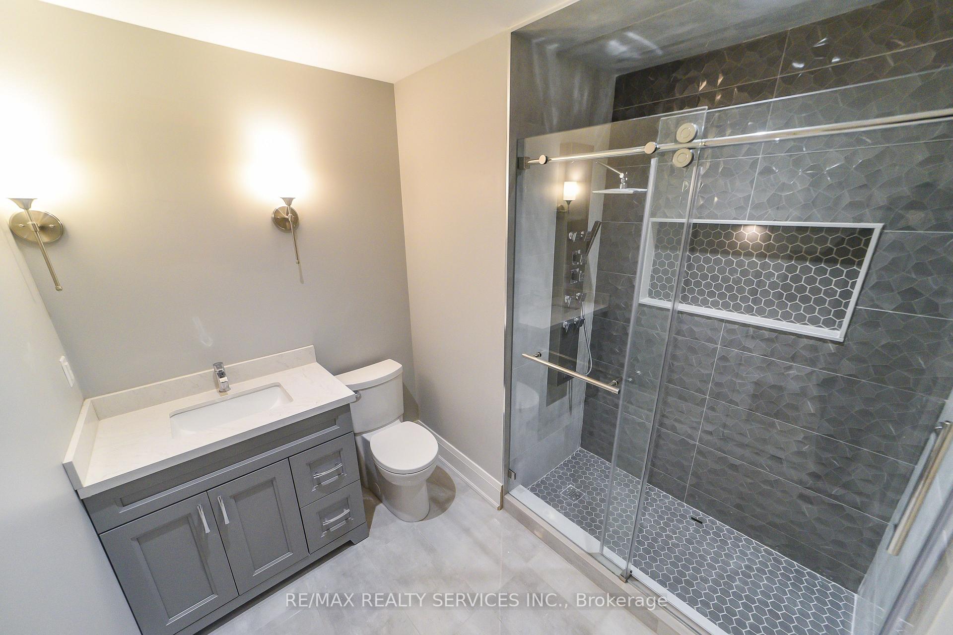 Photo 10 of Unit Bsmt, 20 Malaspina Close, Brampton, Bram West — HOMEH