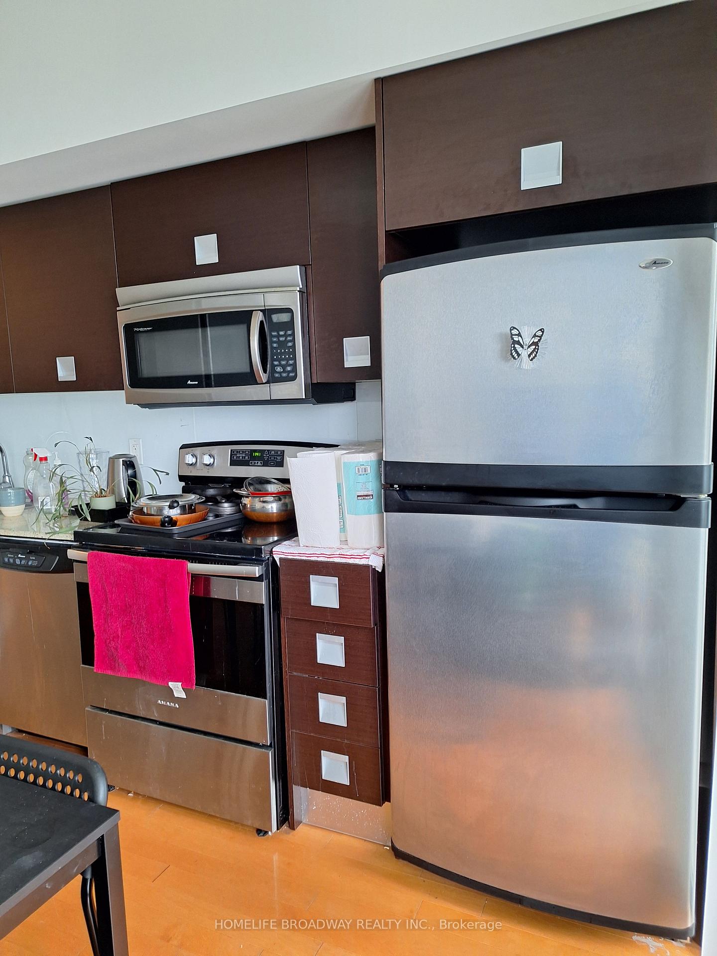 Photo 6 of Unit 1402, 33 Charles Street E, Toronto, Church-Yonge Corridor — HOMEH