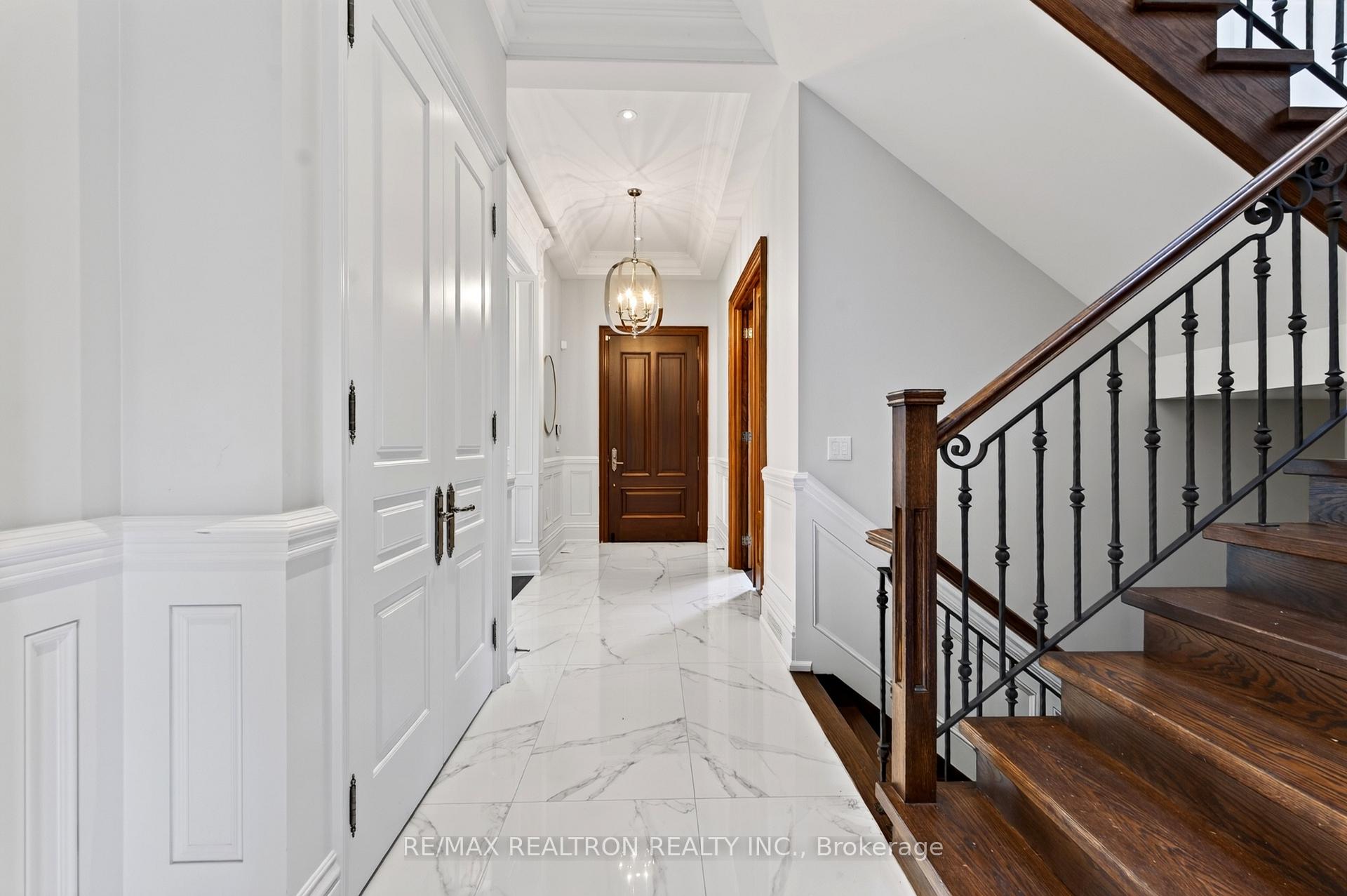 Photo 10 of 5 Lloydminster Crescent, North York, Newtonbrook East — HOMEH