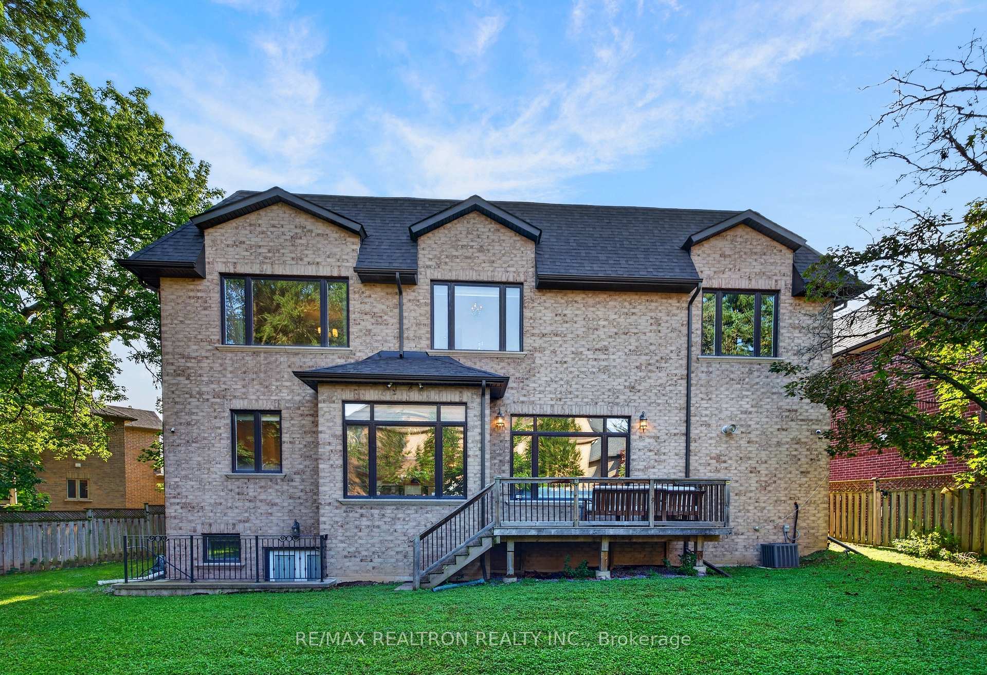 Photo 32 of 5 Lloydminster Crescent, North York, Newtonbrook East — HOMEH