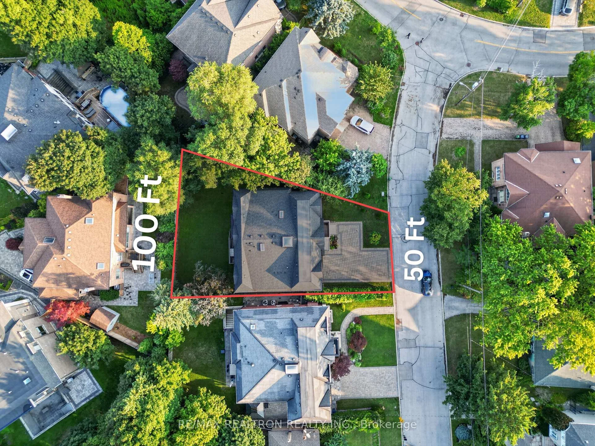 Photo 3 of 5 Lloydminster Crescent, North York, Newtonbrook East — HOMEH