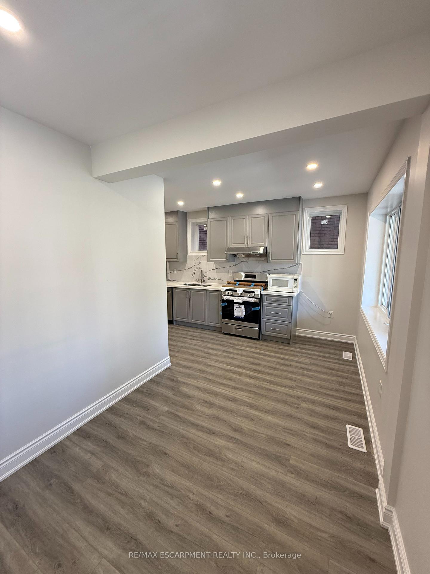 Photo 5 of Unit Main, 187 Stirton Street, Hamilton, Gibson — HOMEH