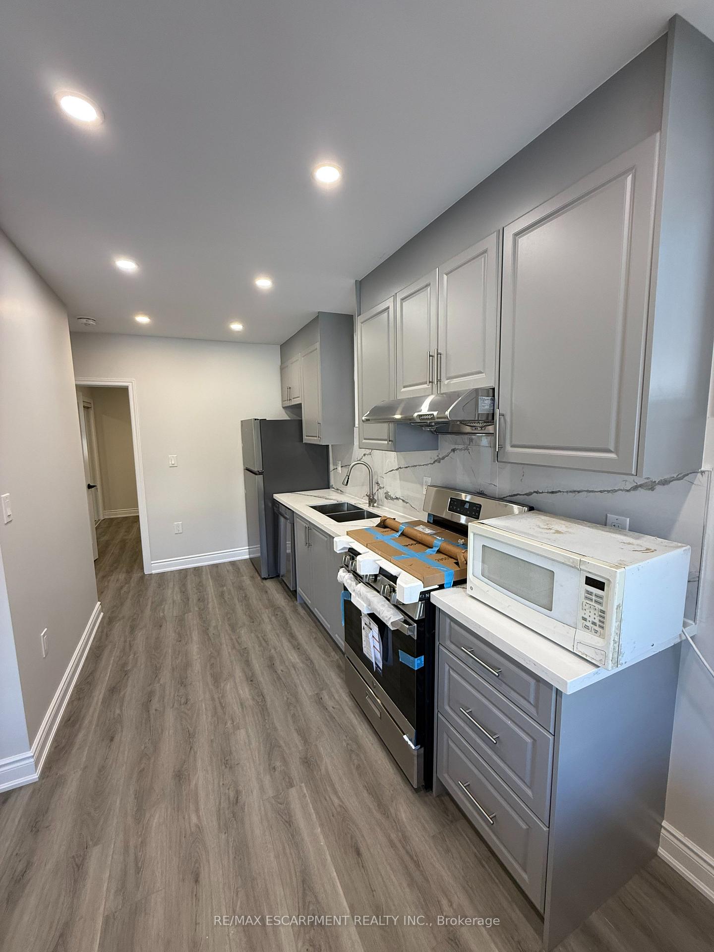Photo 7 of Unit Main, 187 Stirton Street, Hamilton, Gibson — HOMEH