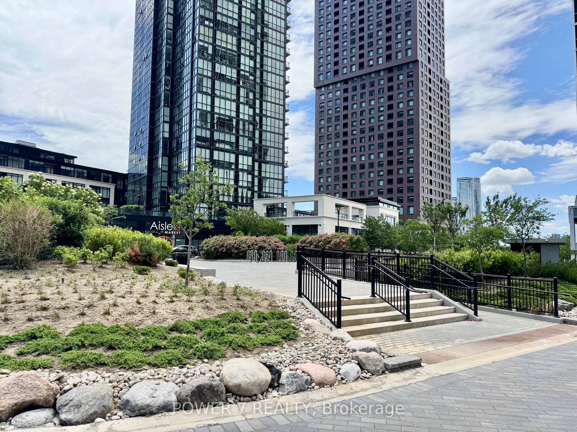 Photo 2 of Unit 319, 2908 Highway 7 Road, Vaughan, Concord — HOMEH