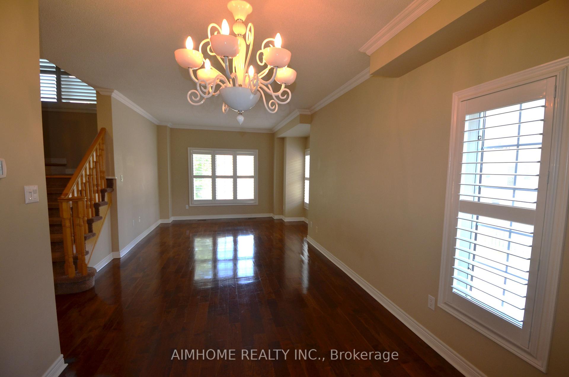 Photo 5 of Unit 7, 10719 Bathurst Street, Richmond Hill, Mill Pond — HOMEH