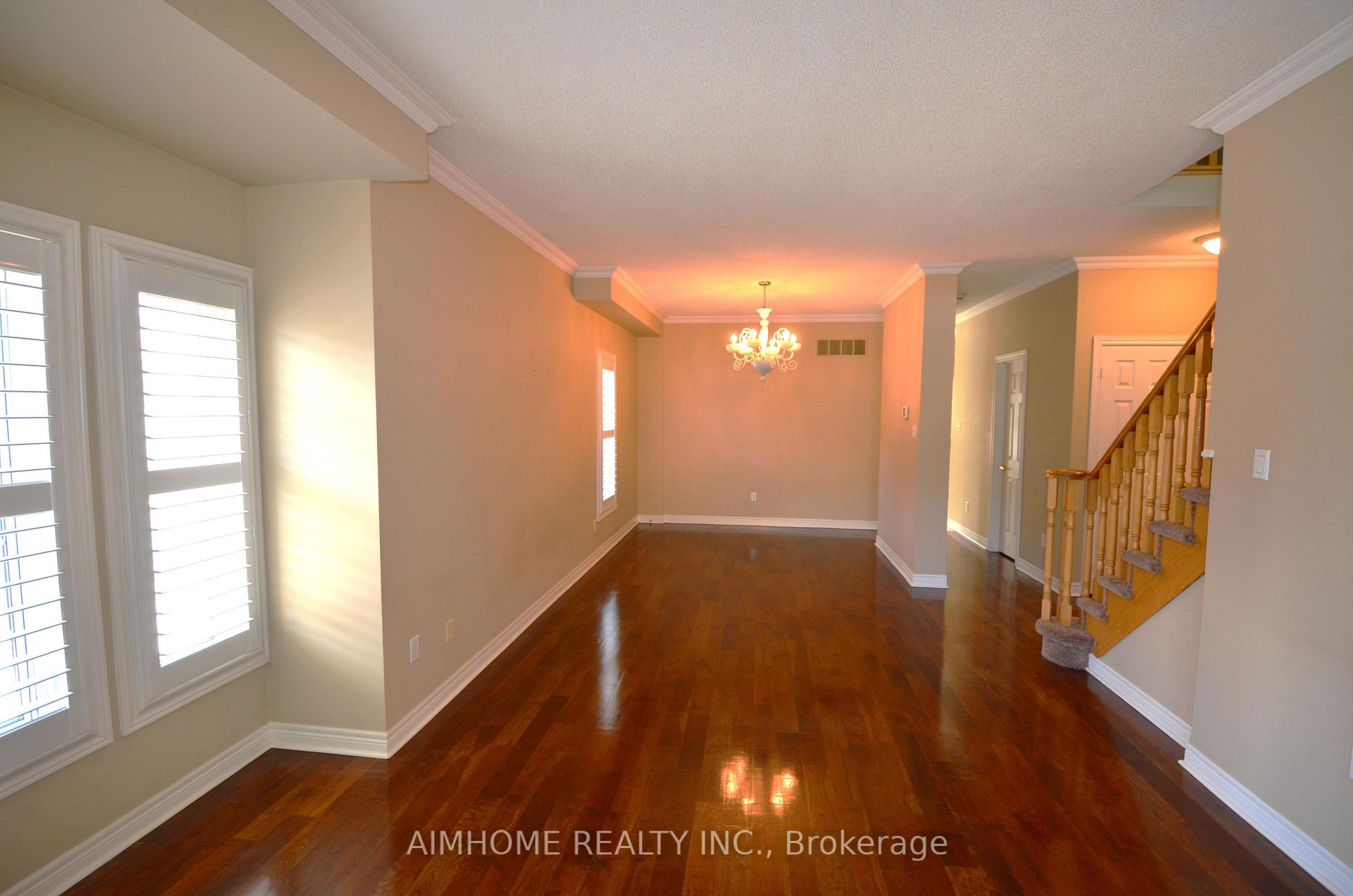 Photo 6 of Unit 7, 10719 Bathurst Street, Richmond Hill, Mill Pond — HOMEH