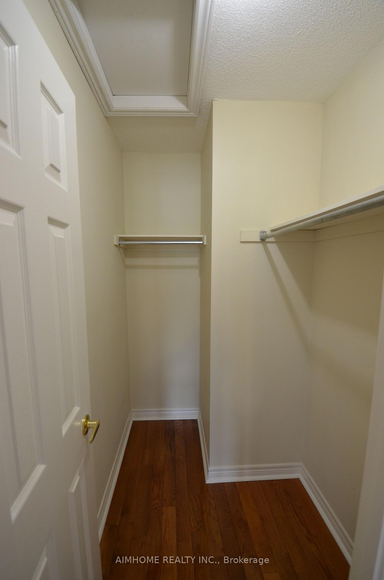 Photo 13 of Unit 7, 10719 Bathurst Street, Richmond Hill, Mill Pond — HOMEH