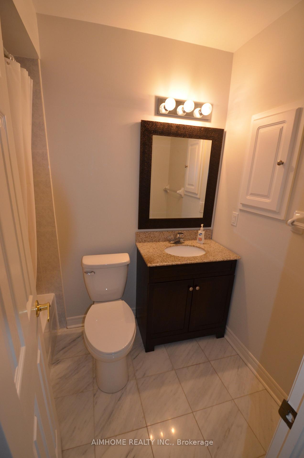 Photo 14 of Unit 7, 10719 Bathurst Street, Richmond Hill, Mill Pond — HOMEH