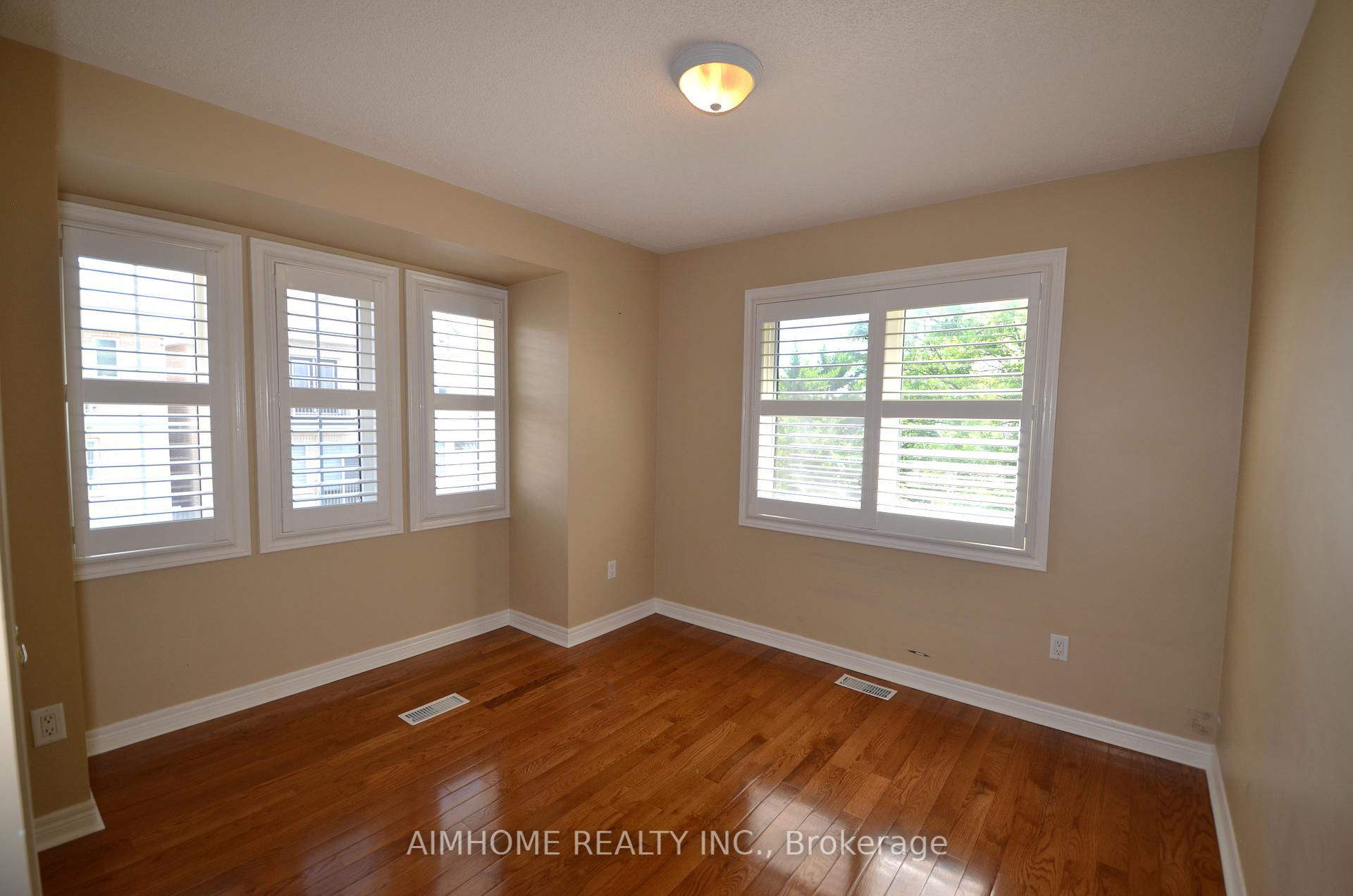 Photo 15 of Unit 7, 10719 Bathurst Street, Richmond Hill, Mill Pond — HOMEH