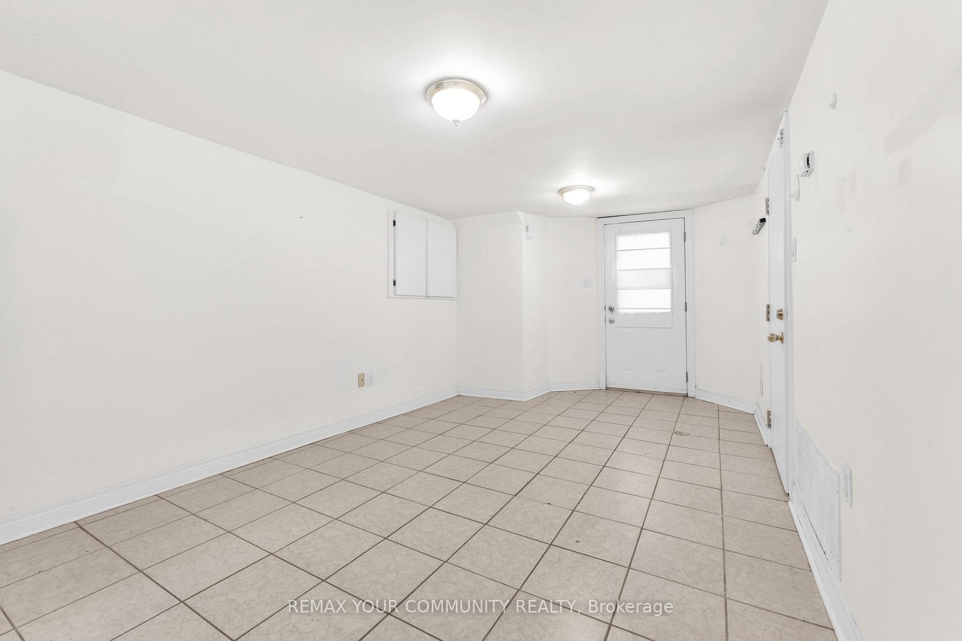Photo 6 of Unit Bsmt, 176 Lisgar Street W, Toronto, Little Portugal — HOMEH