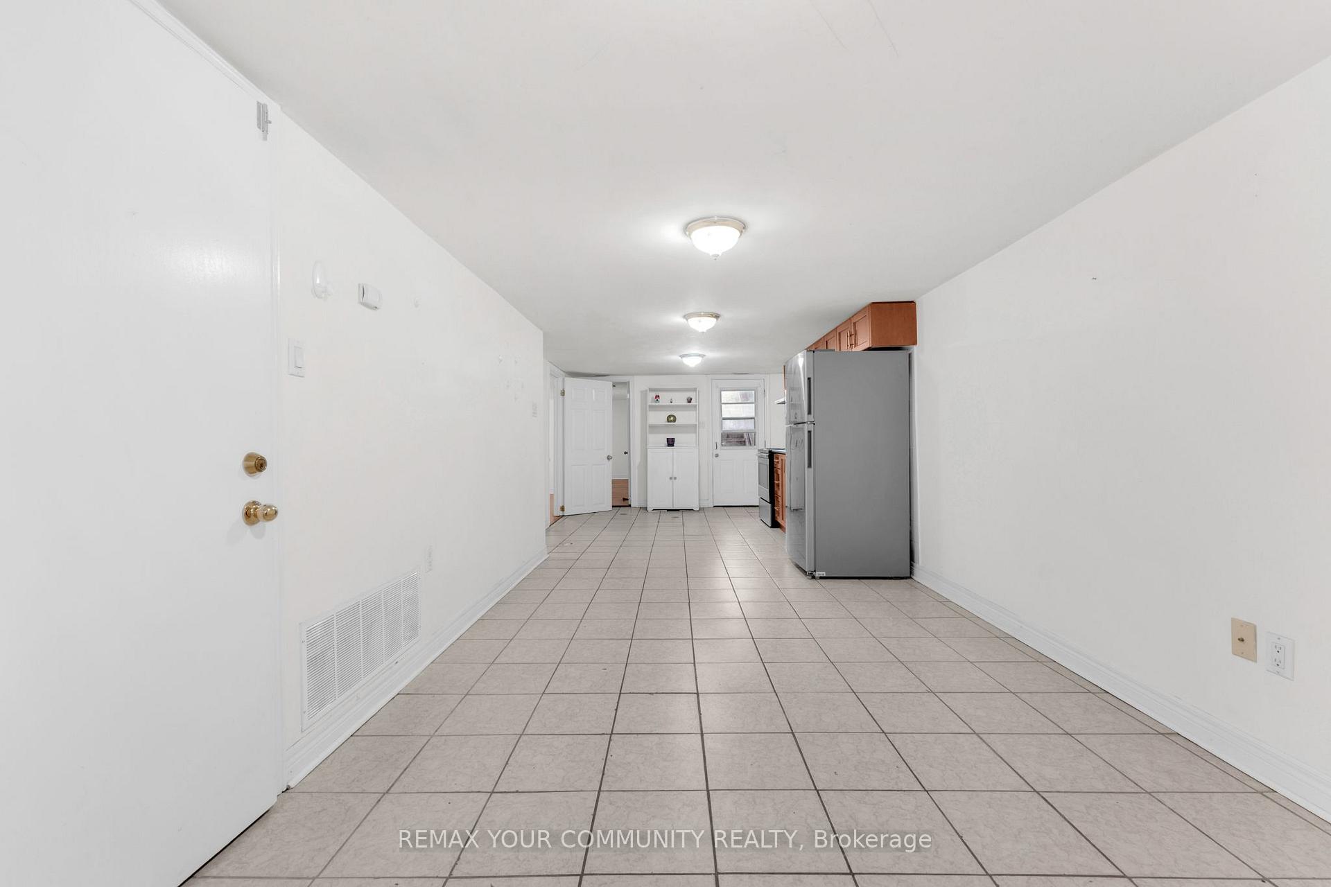Photo 8 of Unit Bsmt, 176 Lisgar Street W, Toronto, Little Portugal — HOMEH