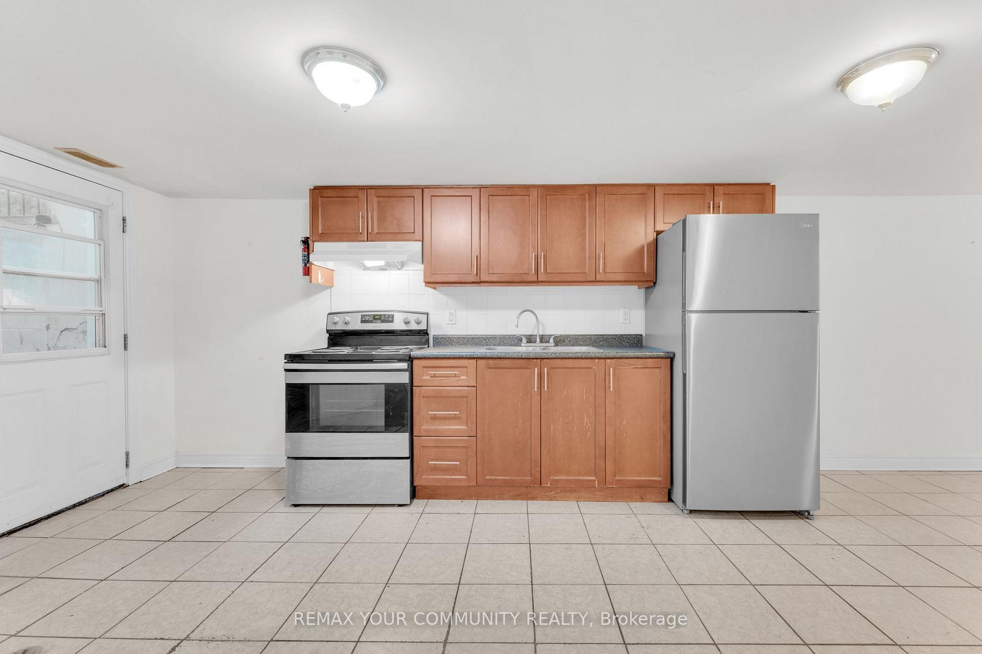 Photo 9 of Unit Bsmt, 176 Lisgar Street W, Toronto, Little Portugal — HOMEH