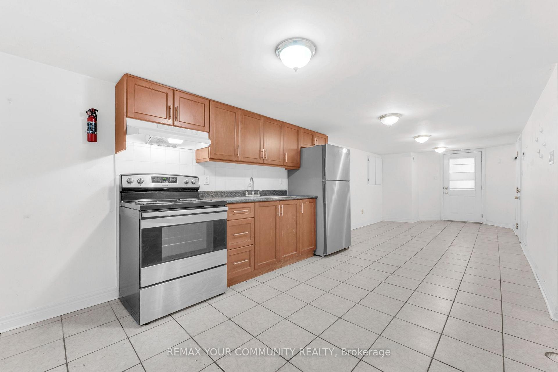 Photo 10 of Unit Bsmt, 176 Lisgar Street W, Toronto, Little Portugal — HOMEH