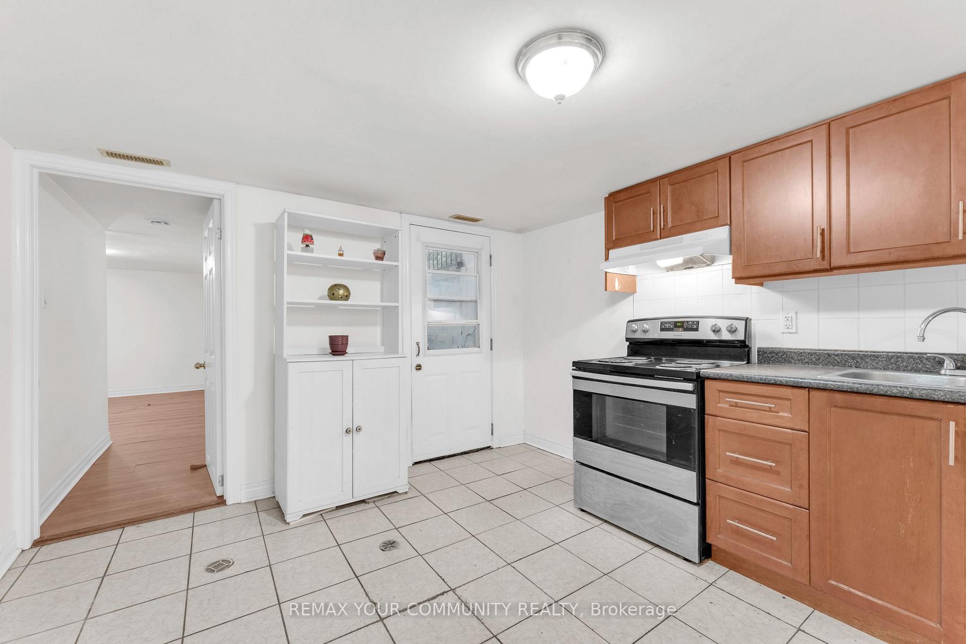 Photo 12 of Unit Bsmt, 176 Lisgar Street W, Toronto, Little Portugal — HOMEH