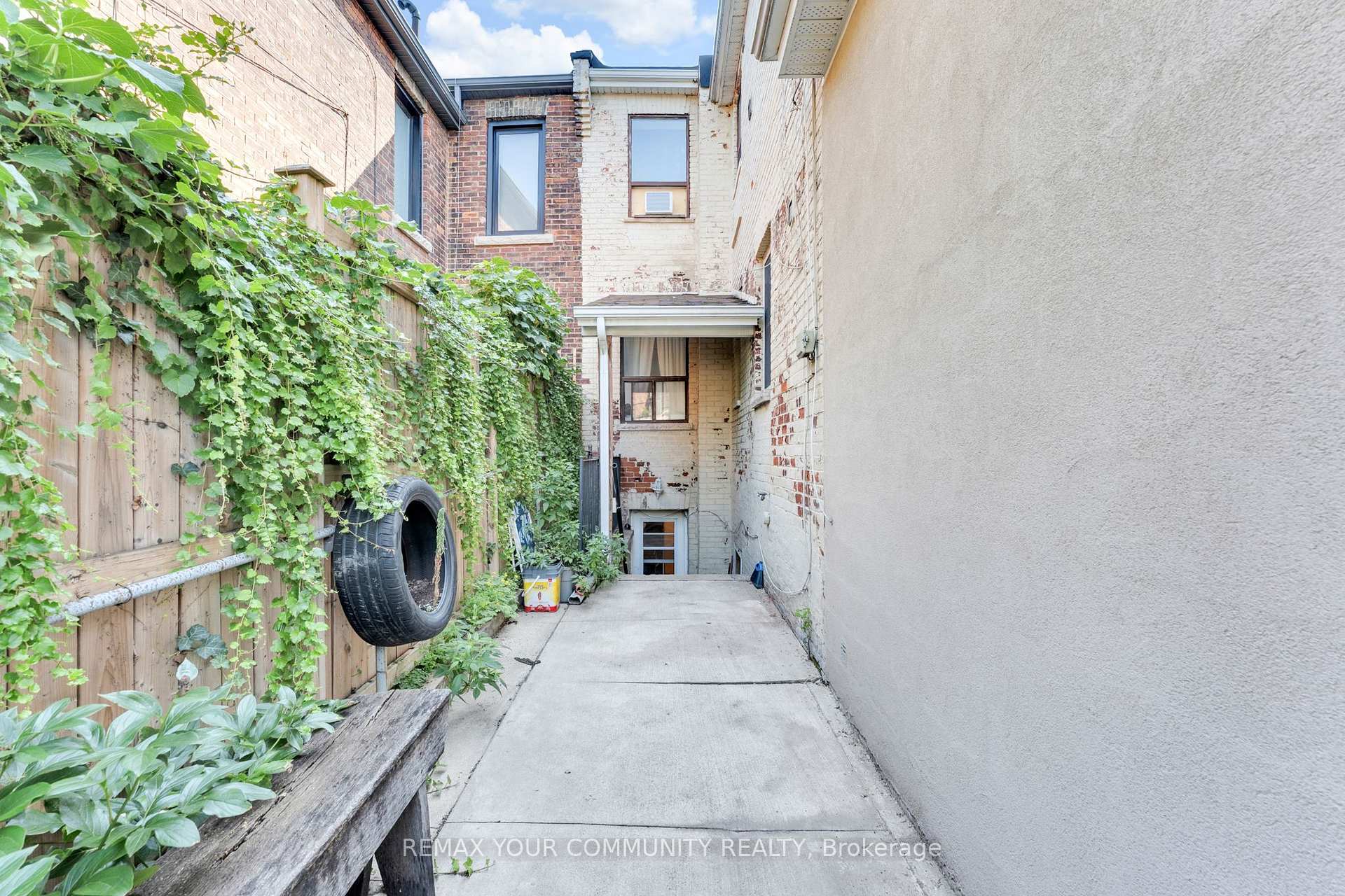 Photo 25 of Unit Bsmt, 176 Lisgar Street W, Toronto, Little Portugal — HOMEH