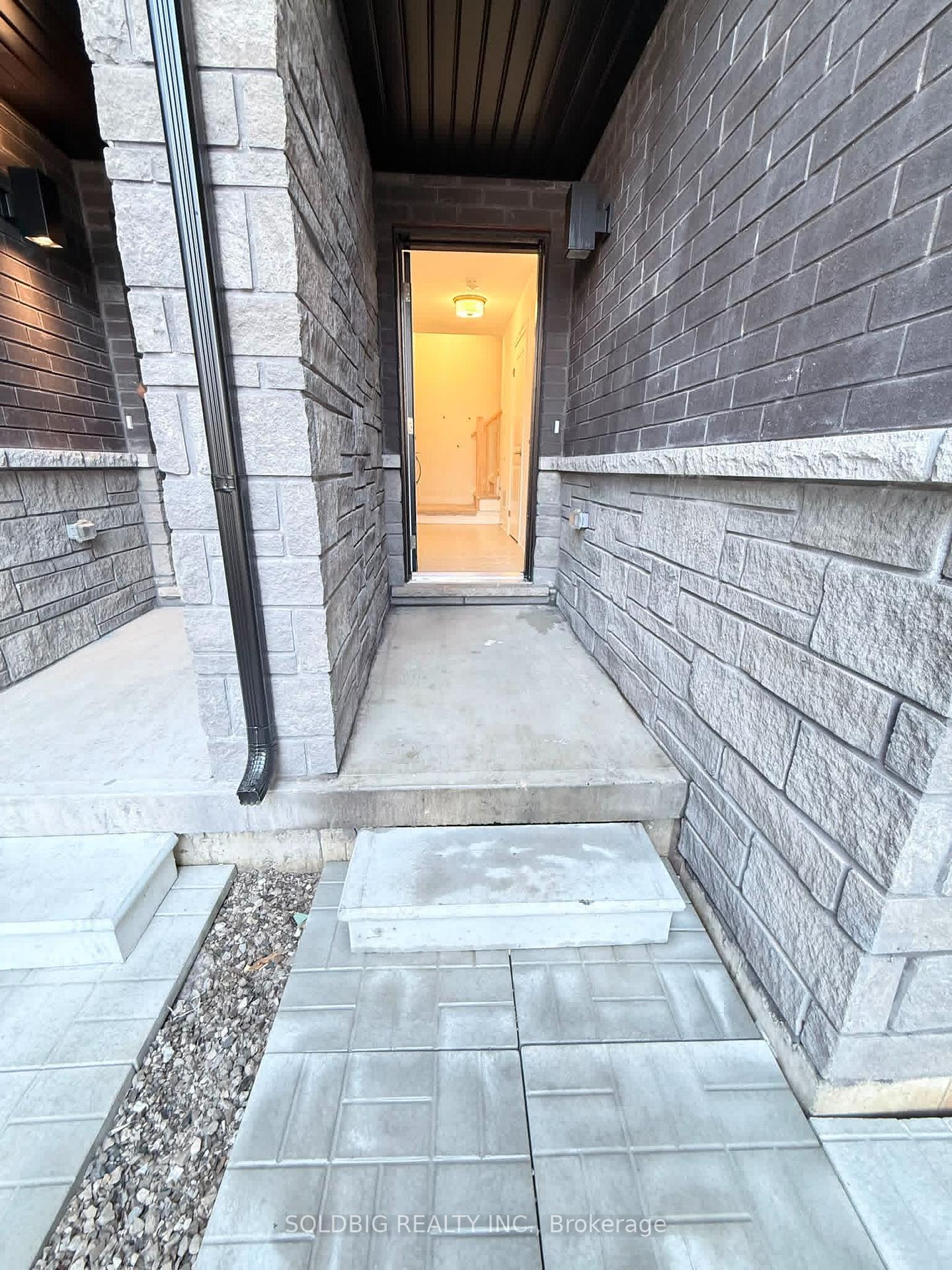 Photo 3 of Unit 81, 313 Conklin Road, Brantford, Empire South — HOMEH