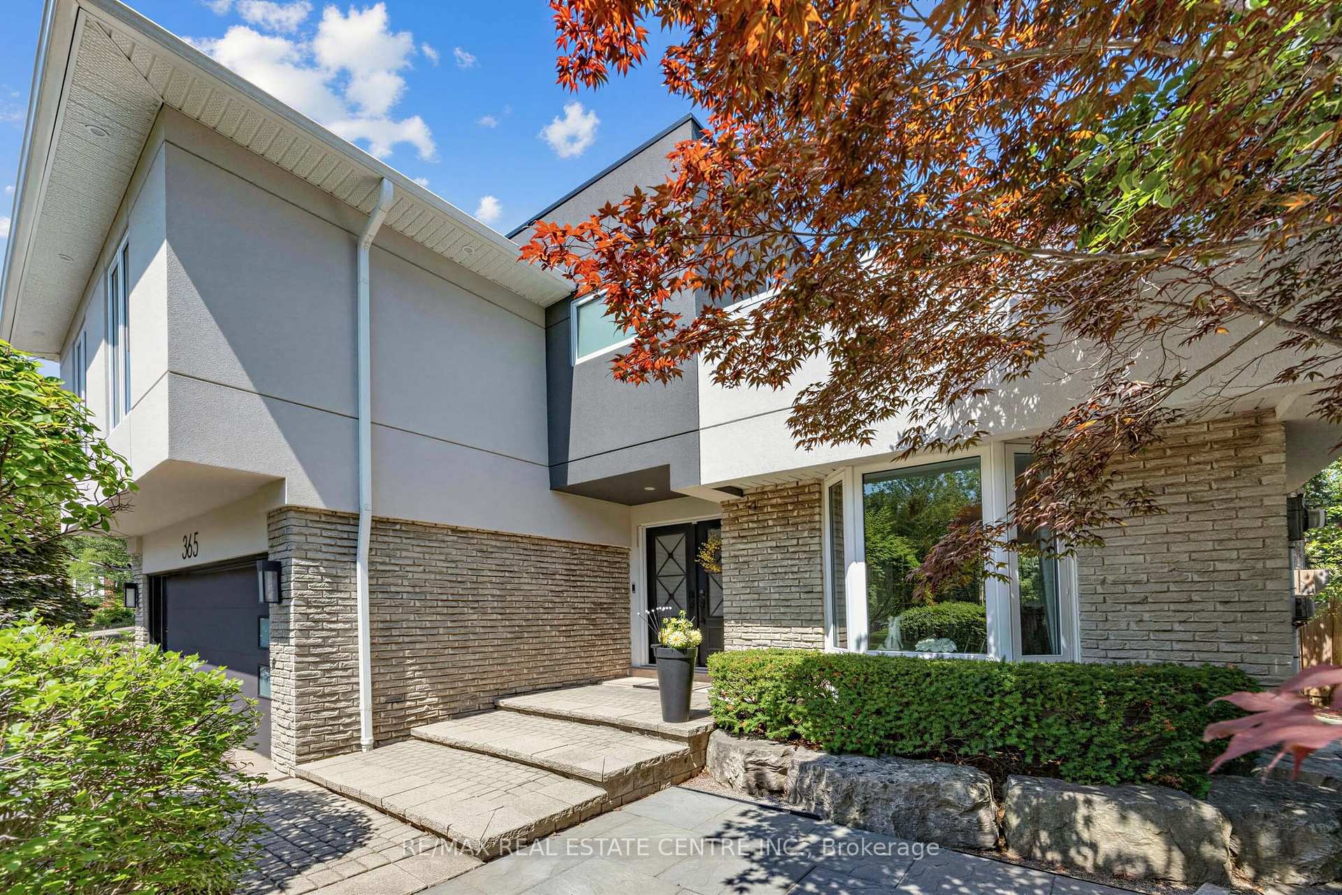 Photo 2 of 365 Lynn Place, Oakville, Falgarwood — HOMEH