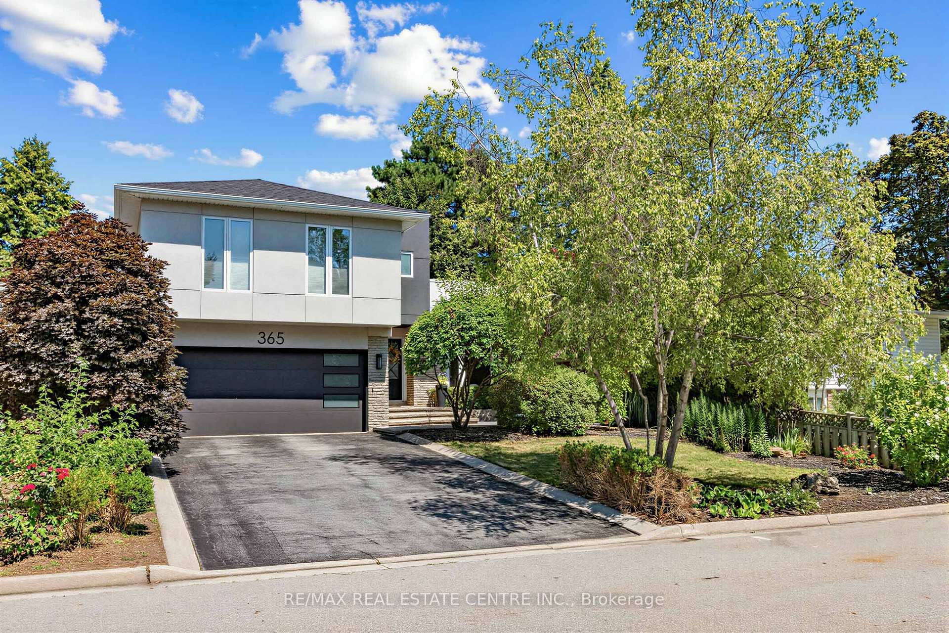 Photo 4 of 365 Lynn Place, Oakville, Falgarwood — HOMEH