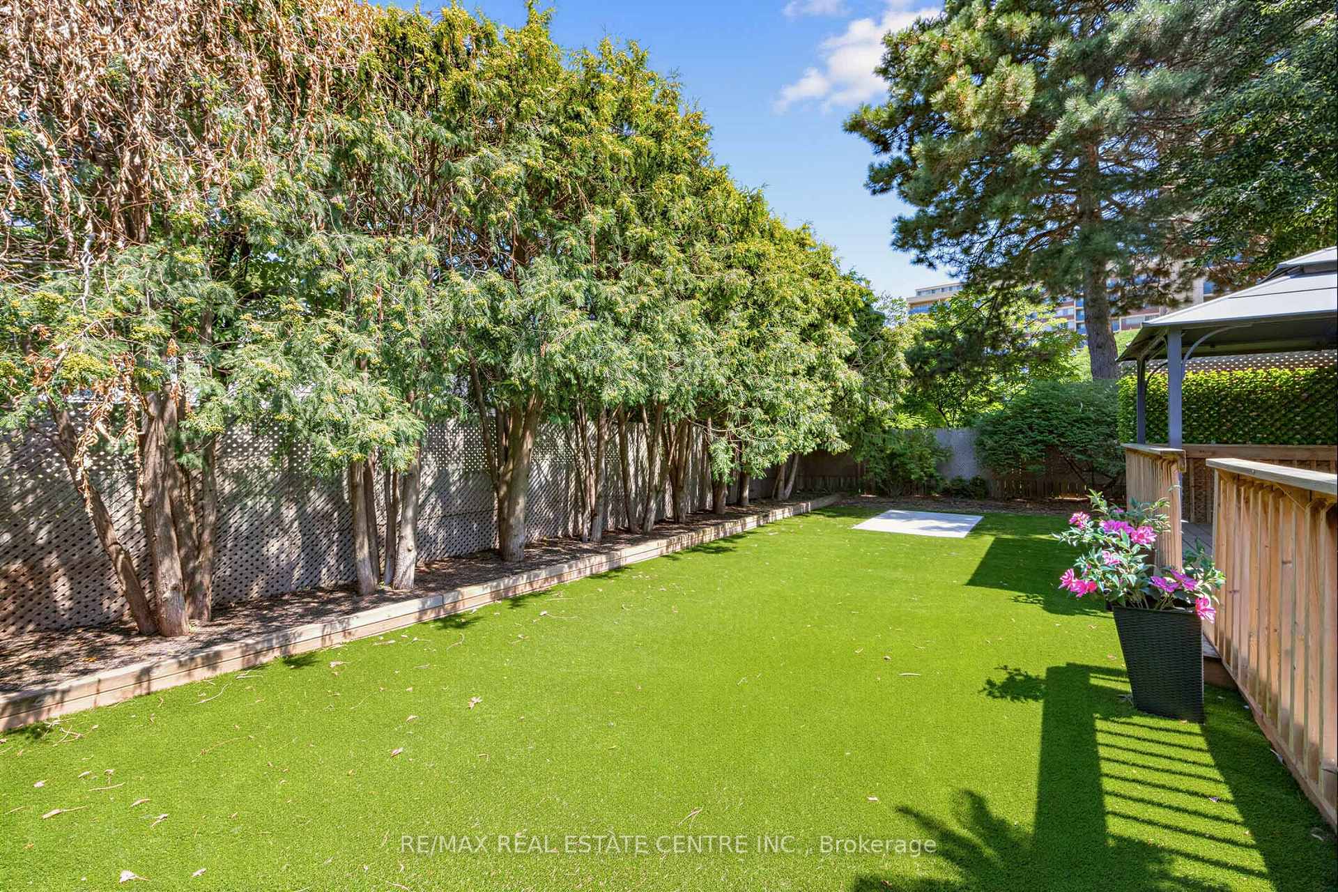 Photo 33 of 365 Lynn Place, Oakville, Falgarwood — HOMEH