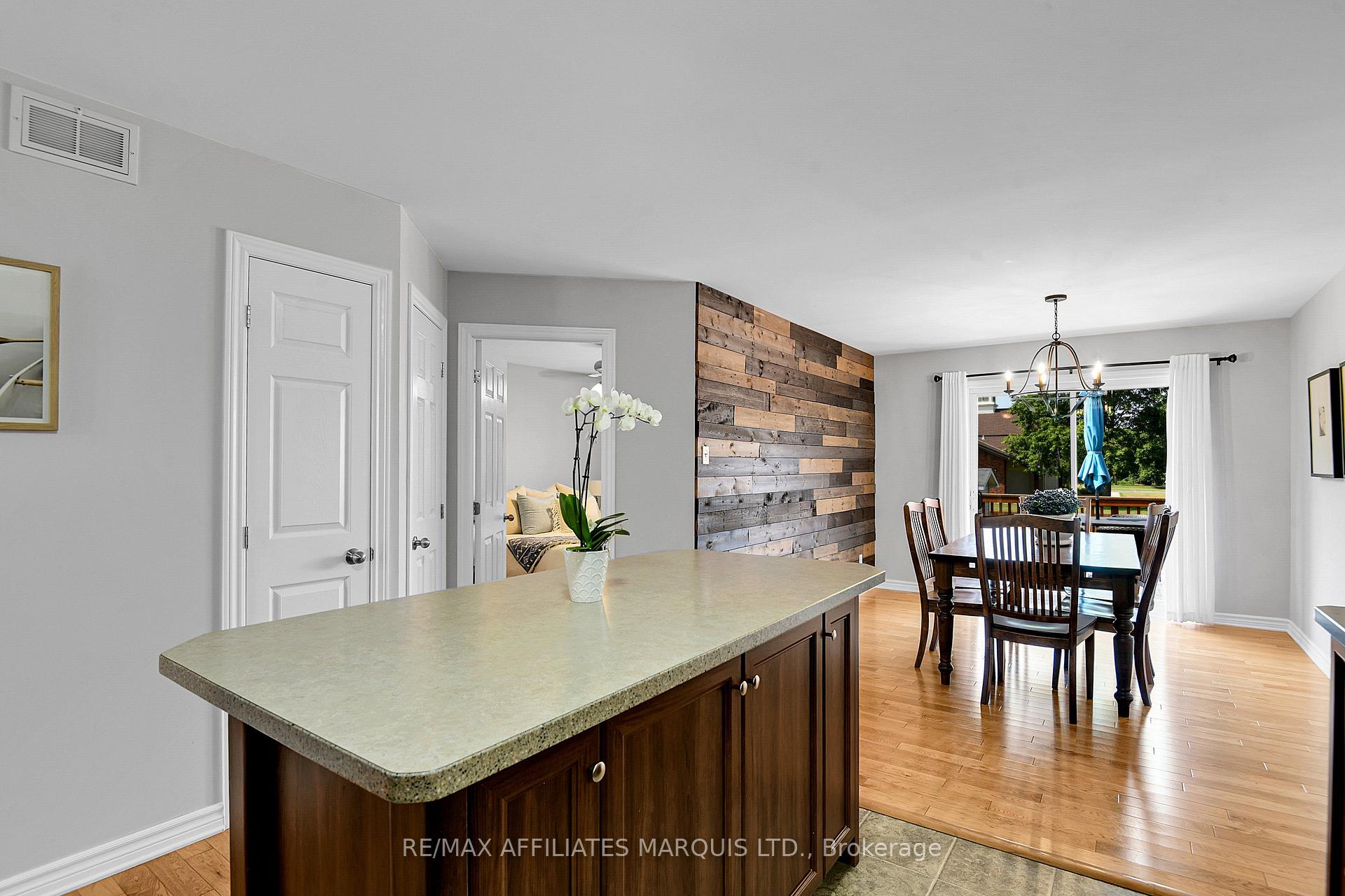 Photo 17 of 3326 Northdale Drive, Cornwall, Cornwall — HOMEH