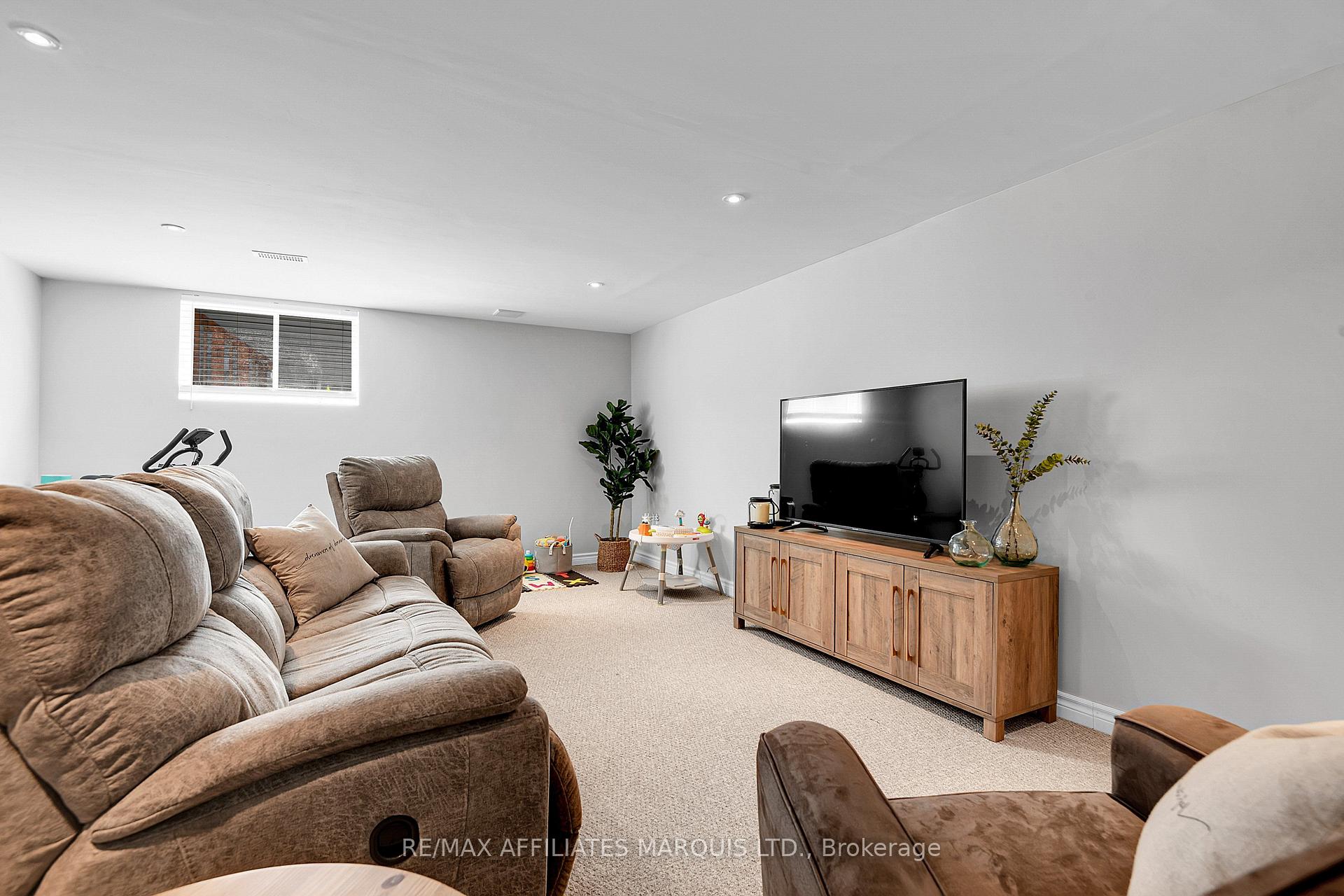 Photo 23 of 3326 Northdale Drive, Cornwall, Cornwall — HOMEH