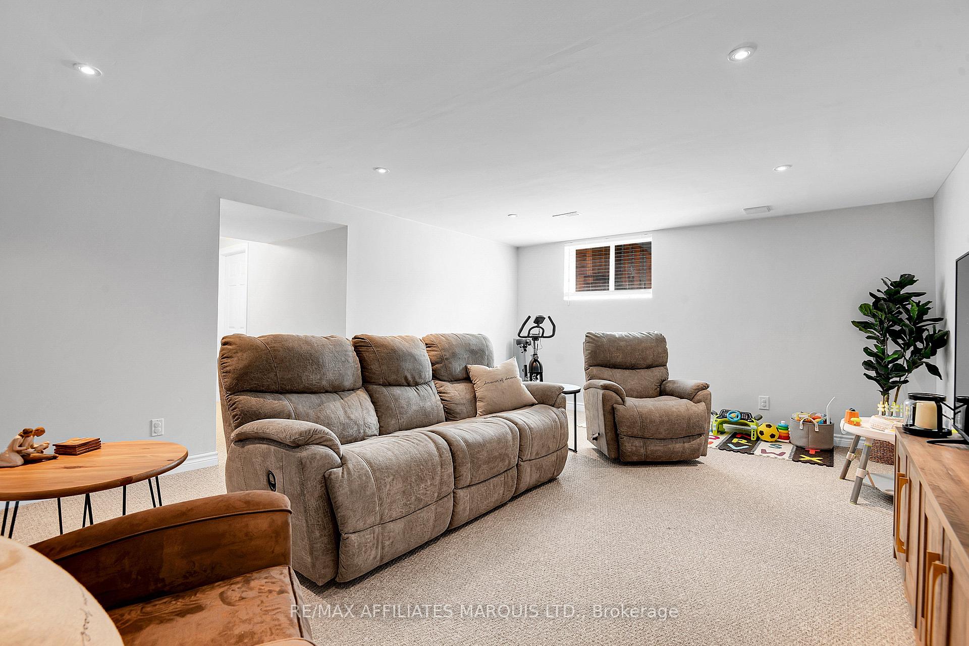 Photo 24 of 3326 Northdale Drive, Cornwall, Cornwall — HOMEH