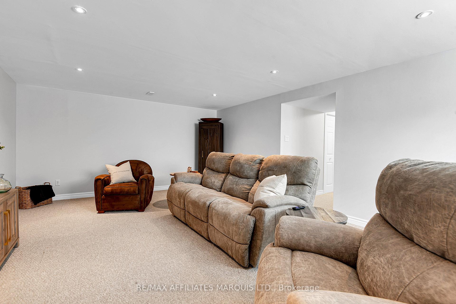 Photo 25 of 3326 Northdale Drive, Cornwall, Cornwall — HOMEH