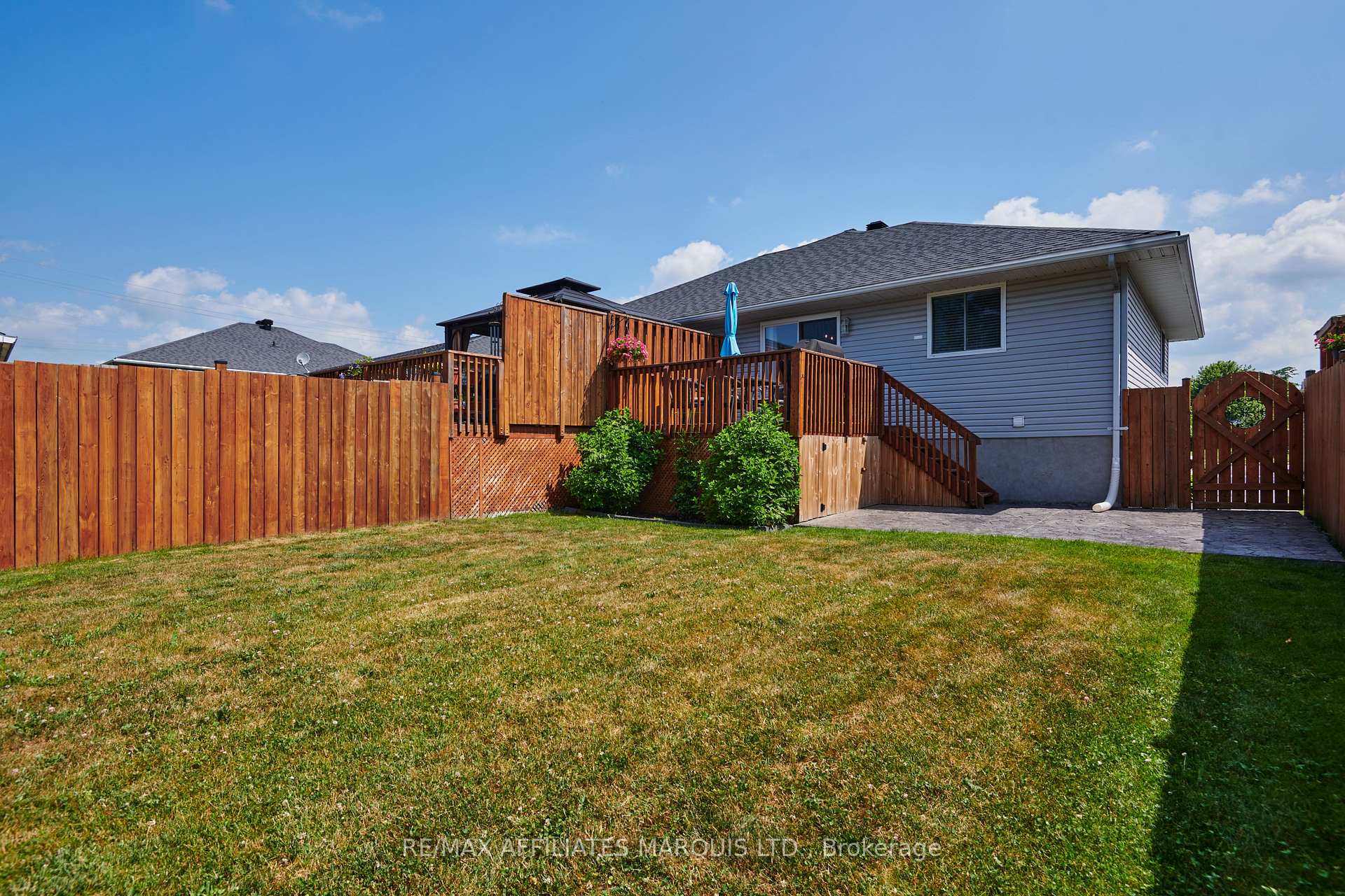 Photo 33 of 3326 Northdale Drive, Cornwall, Cornwall — HOMEH