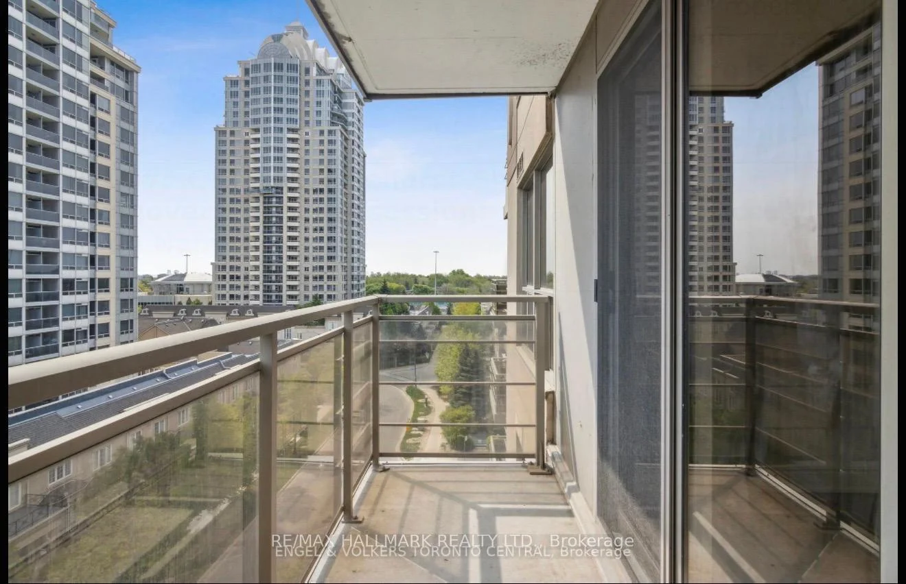 Photo 5 of Unit 711, 19 Barberry Place, North York, Bayview Village — HOMEH