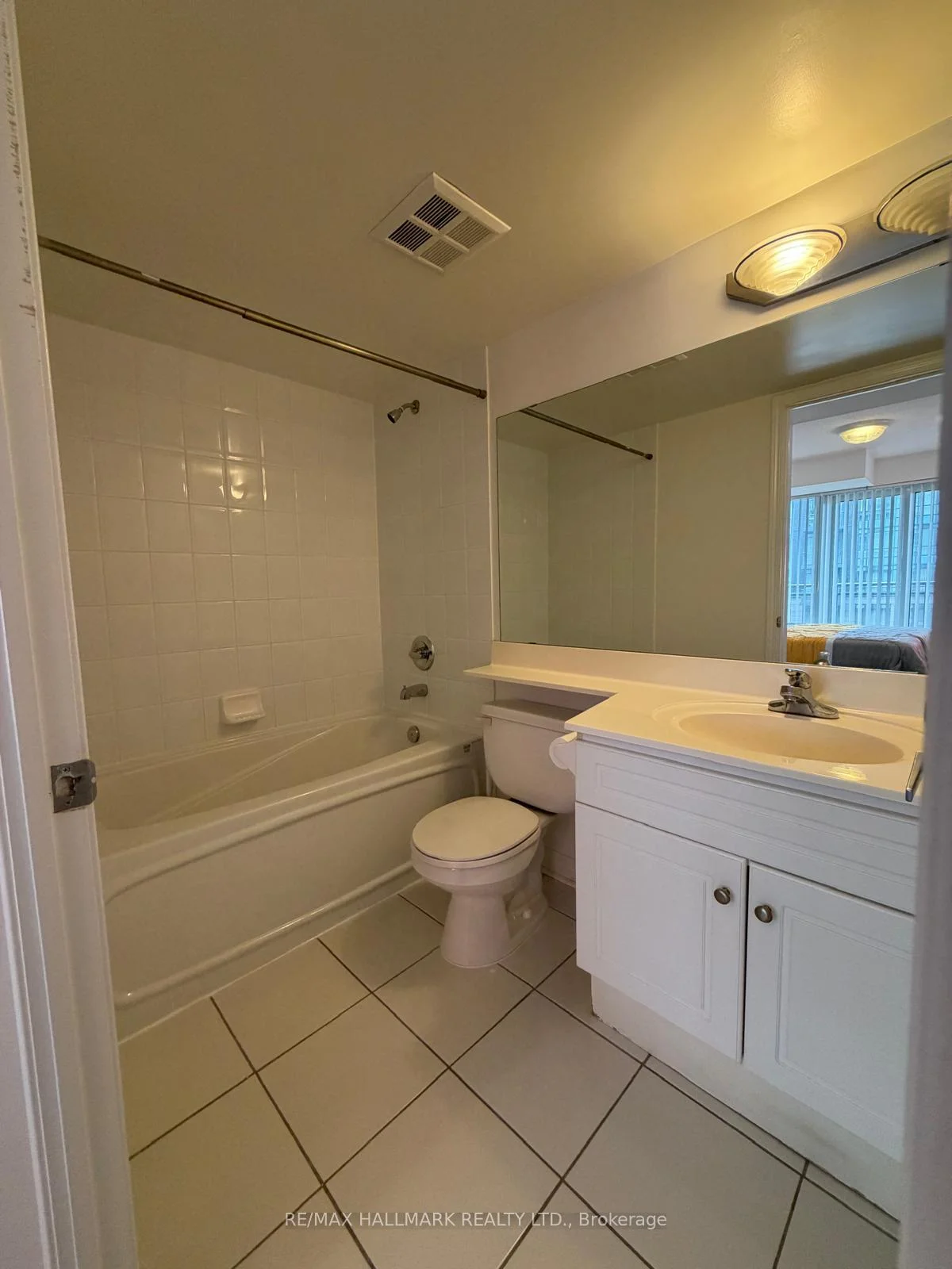 Photo 6 of Unit 711, 19 Barberry Place, North York, Bayview Village — HOMEH