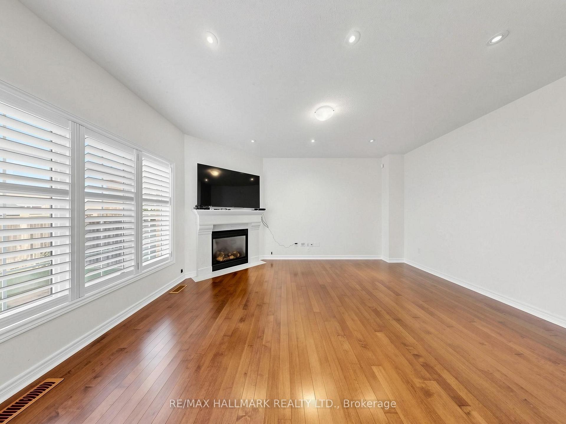Photo 79 of 72 Middlecote Drive, Ajax, Northeast Ajax — HOMEH